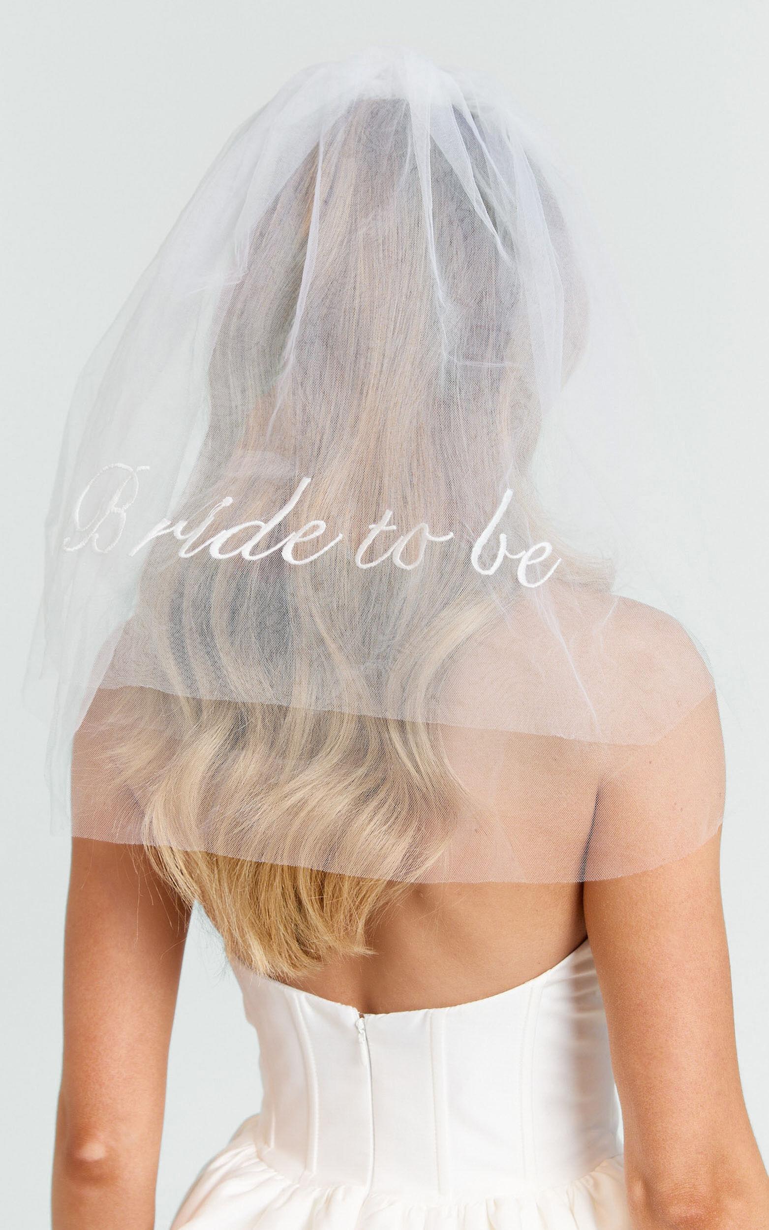 Gwyneth Veil - Bride To Be Tulle Veil in White Product Image