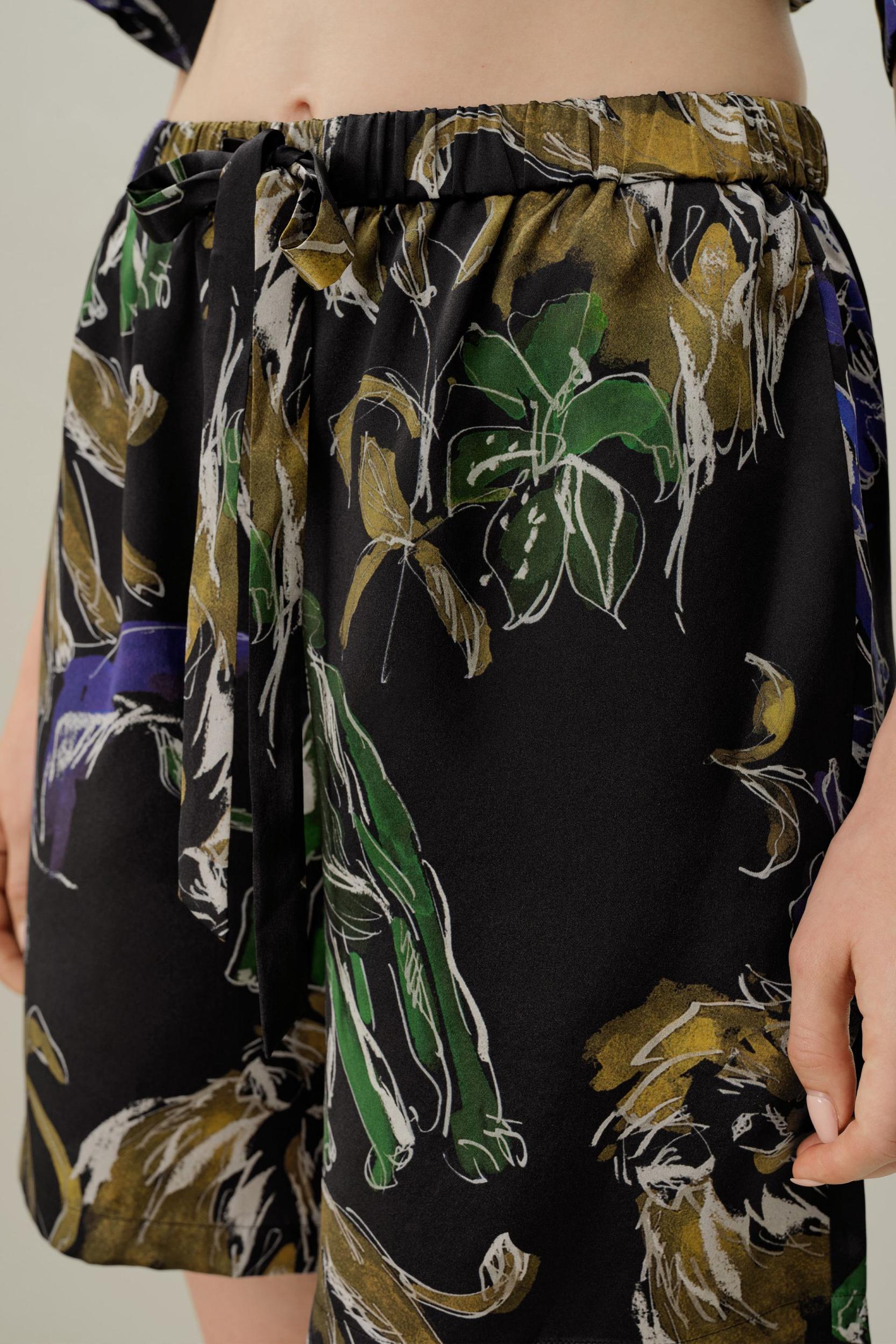 Leo Zodiac Short Silk Pajama Set Product Image