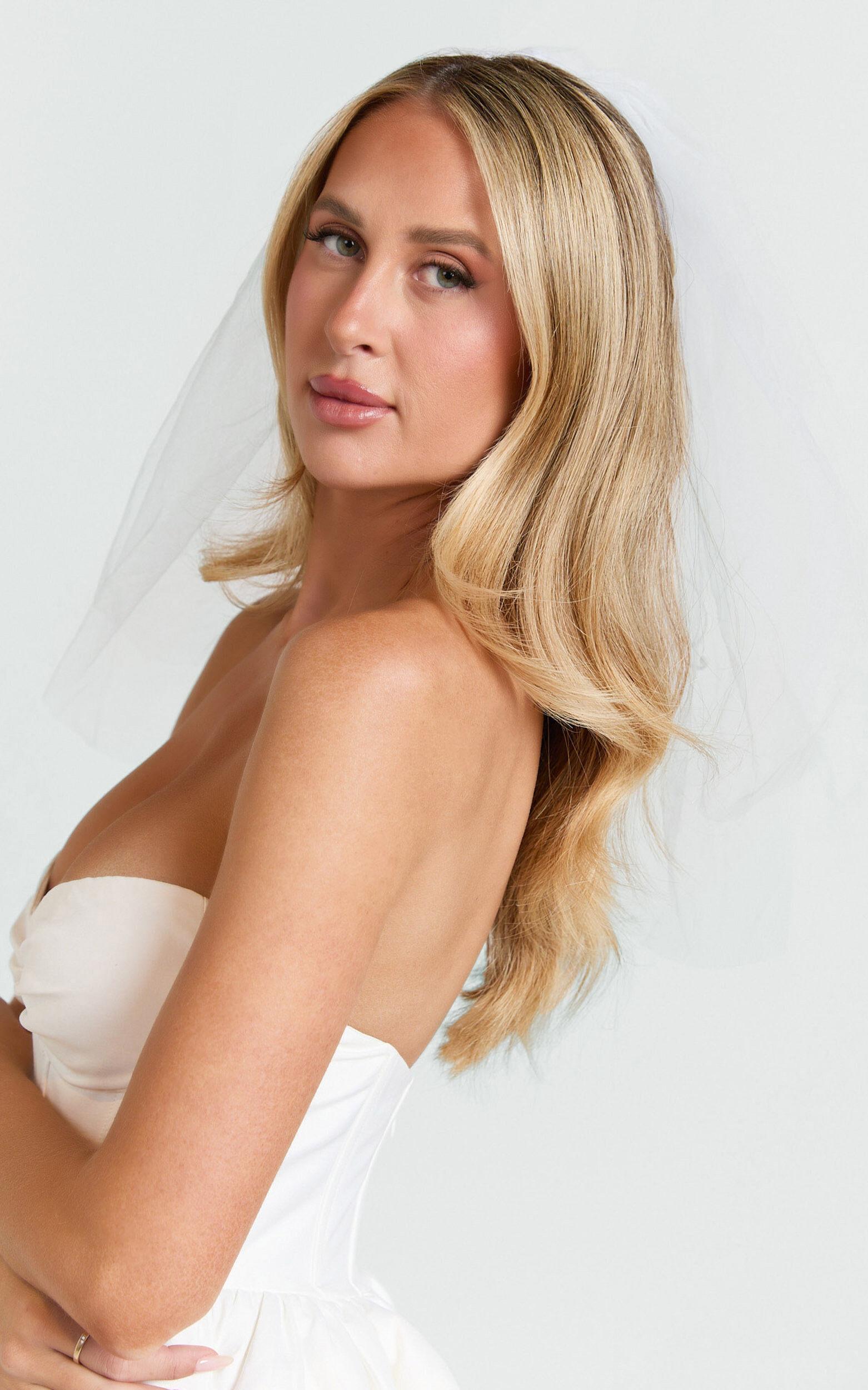 Gwyneth Veil - Bride To Be Tulle Veil in White Product Image