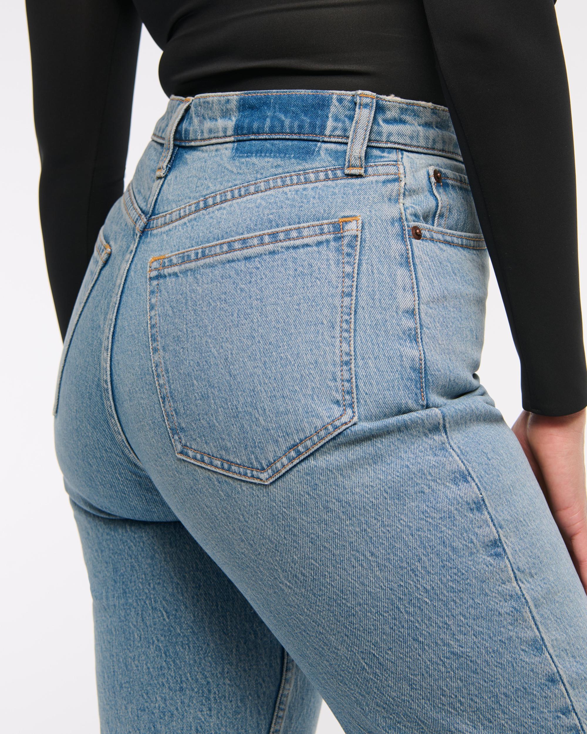 Curve Love Ultra High Rise 90s Straight Jean Product Image