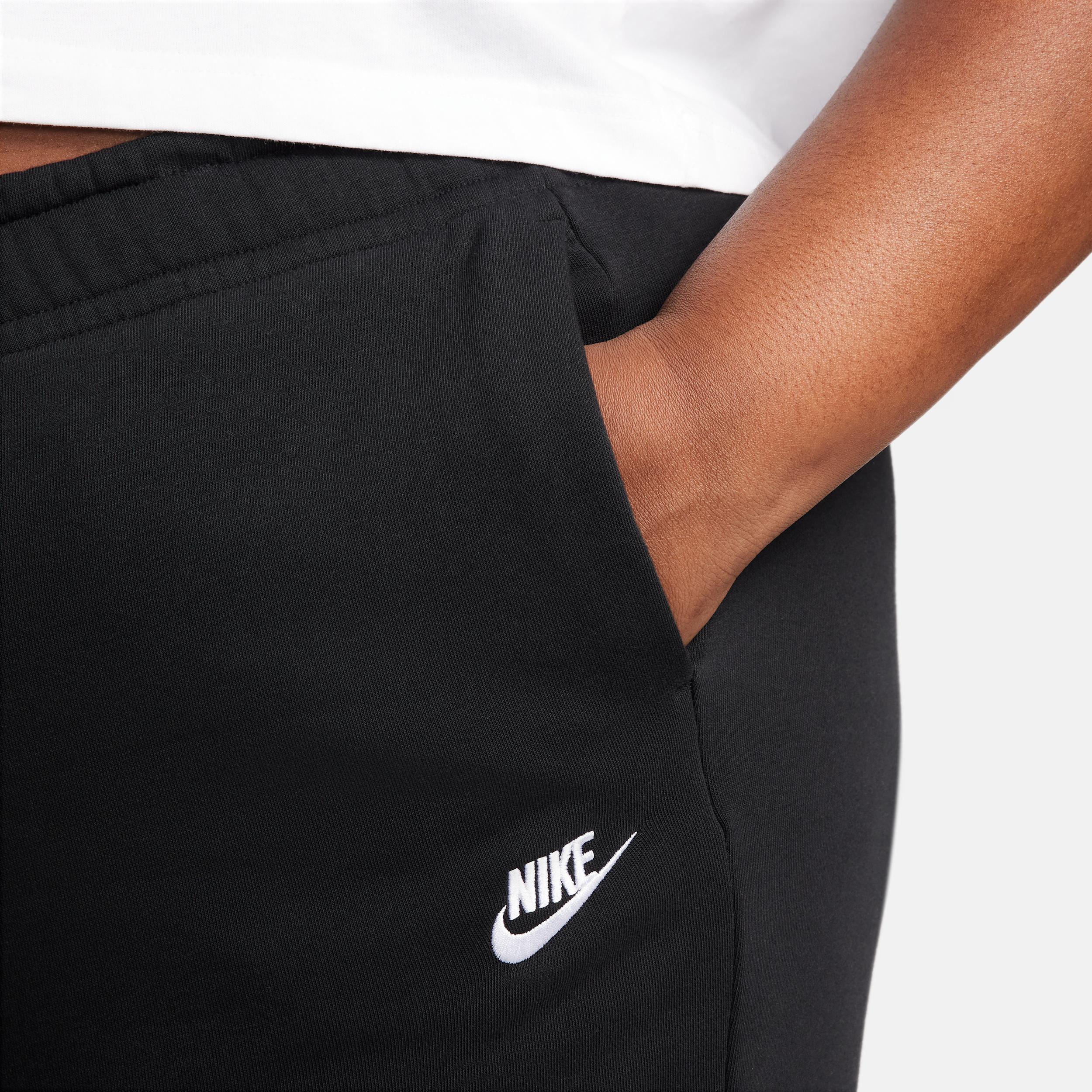 Women's Nike Sportswear Club Fleece Mid-Rise Wide-Leg Sweatpants (Plus Size) Product Image