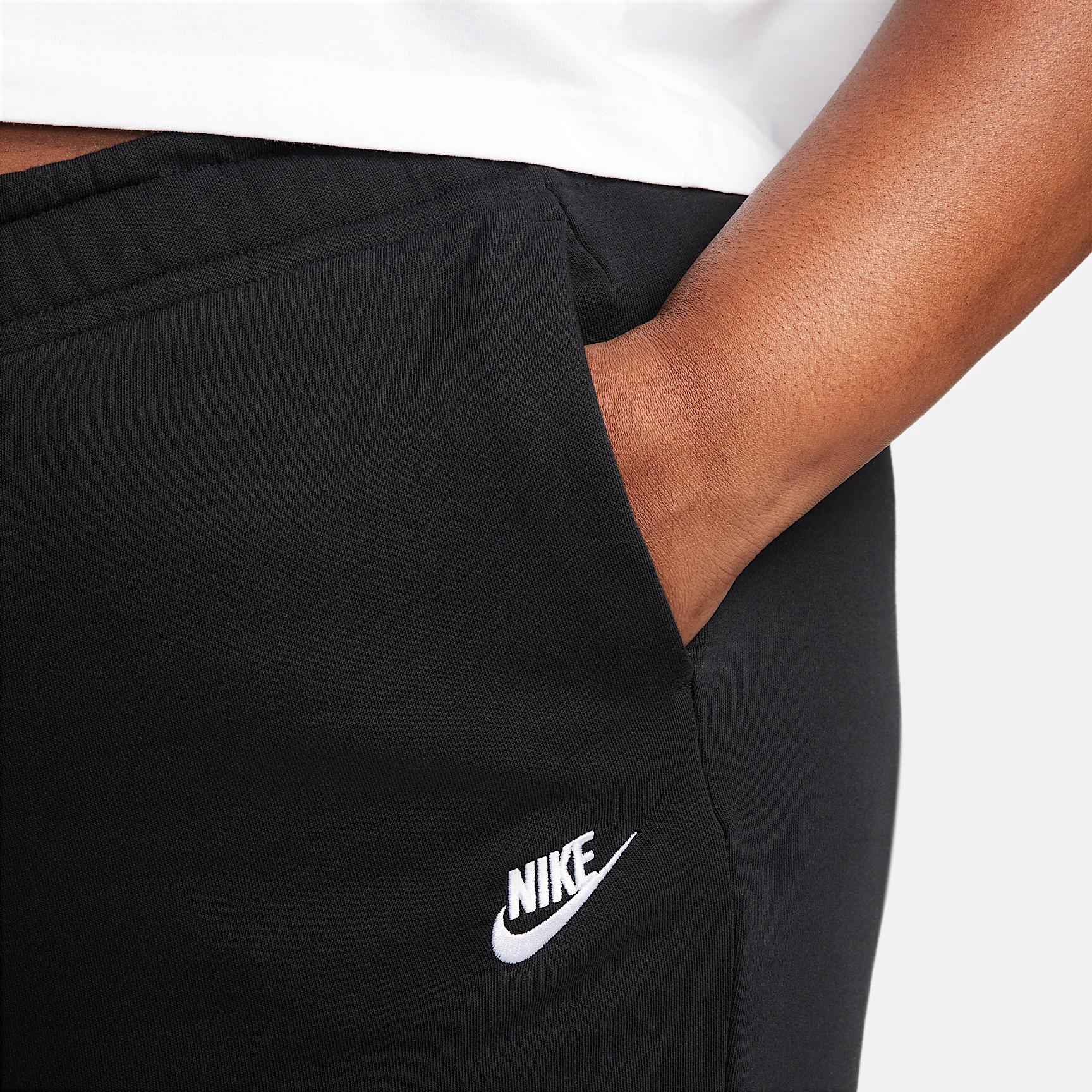Women's Nike Sportswear Club Fleece Mid-Rise Wide-Leg Sweatpants (Plus Size) Product Image