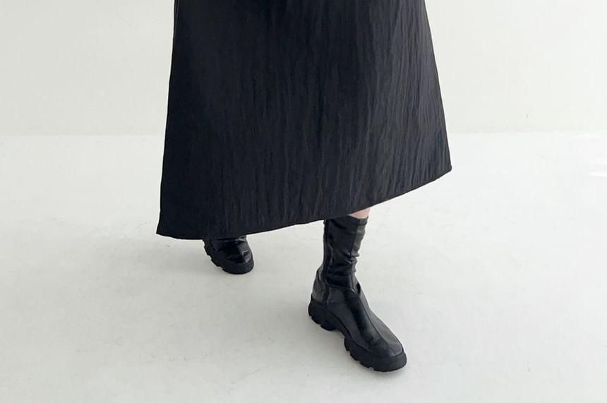 Sleeveless Plain Loose-Fit Midi Dress Product Image