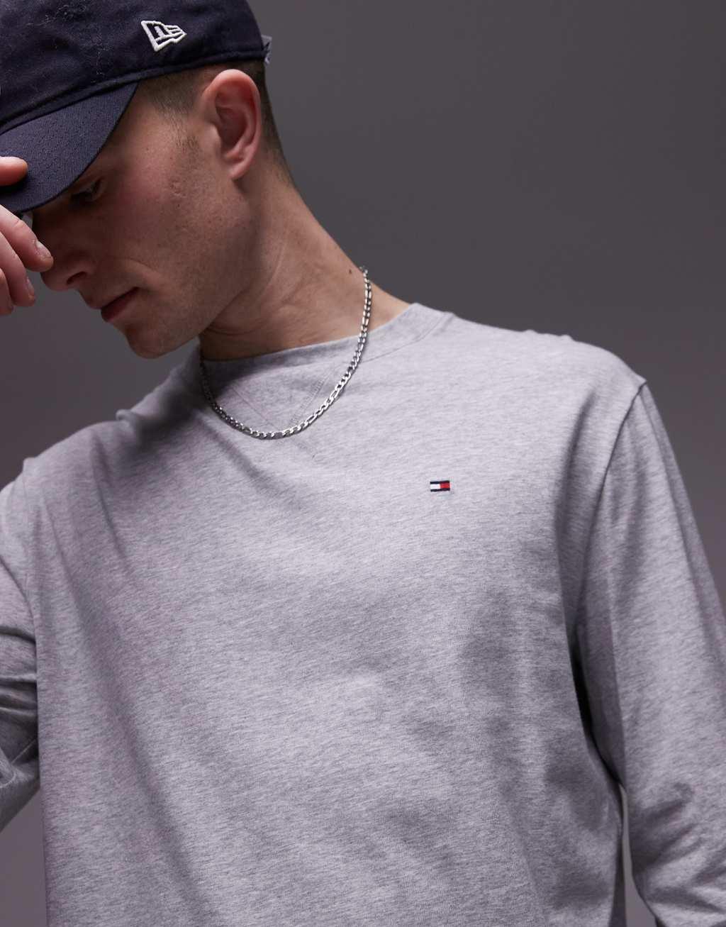 Tommy Hilfiger Essentials lounge sweatshirt in gray Product Image