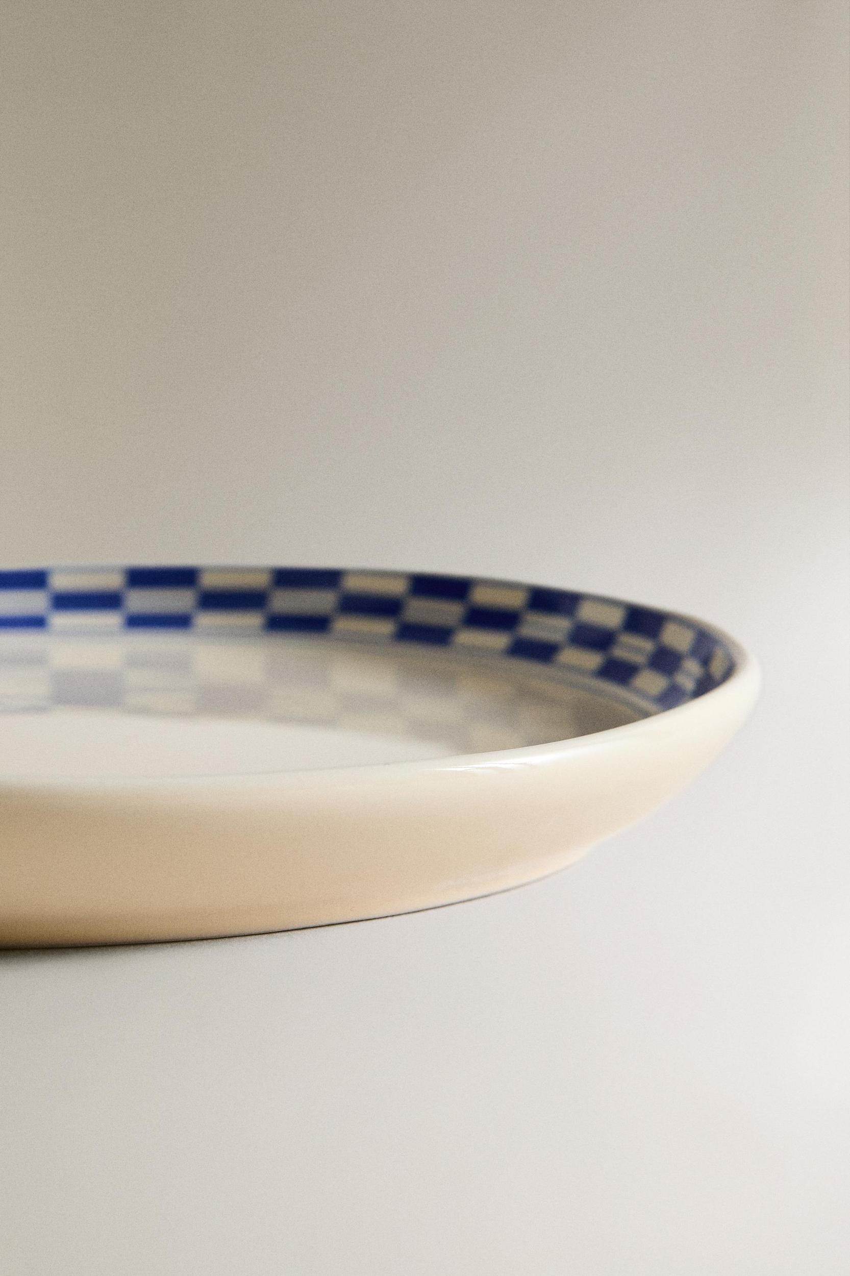 CERAMIC DESSERT PLATE WITH CHECKED RIM Product Image