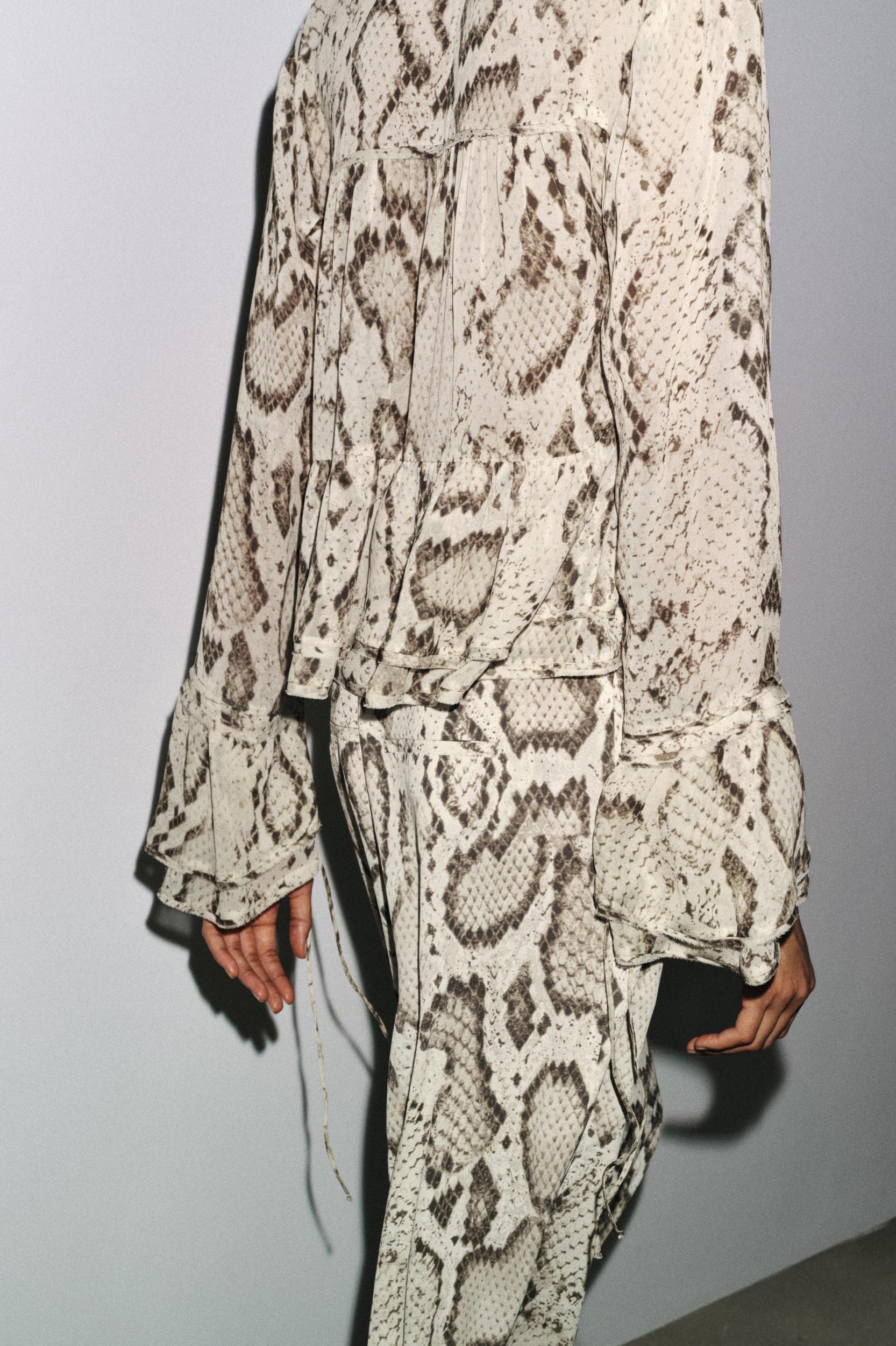 ZW COLLECTION ANIMAL PRINT BLOUSE Product Image