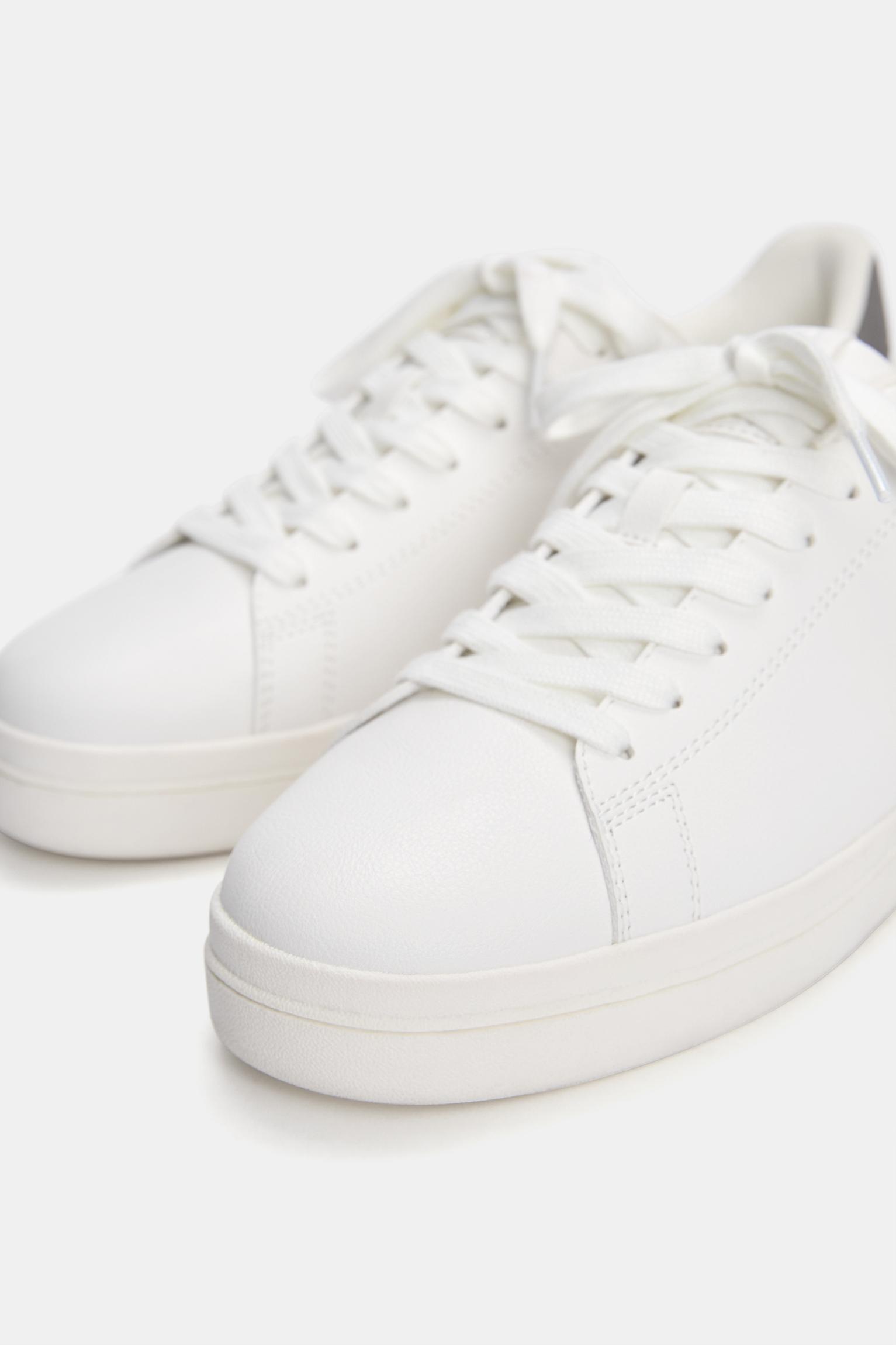 Casual sneakers Product Image