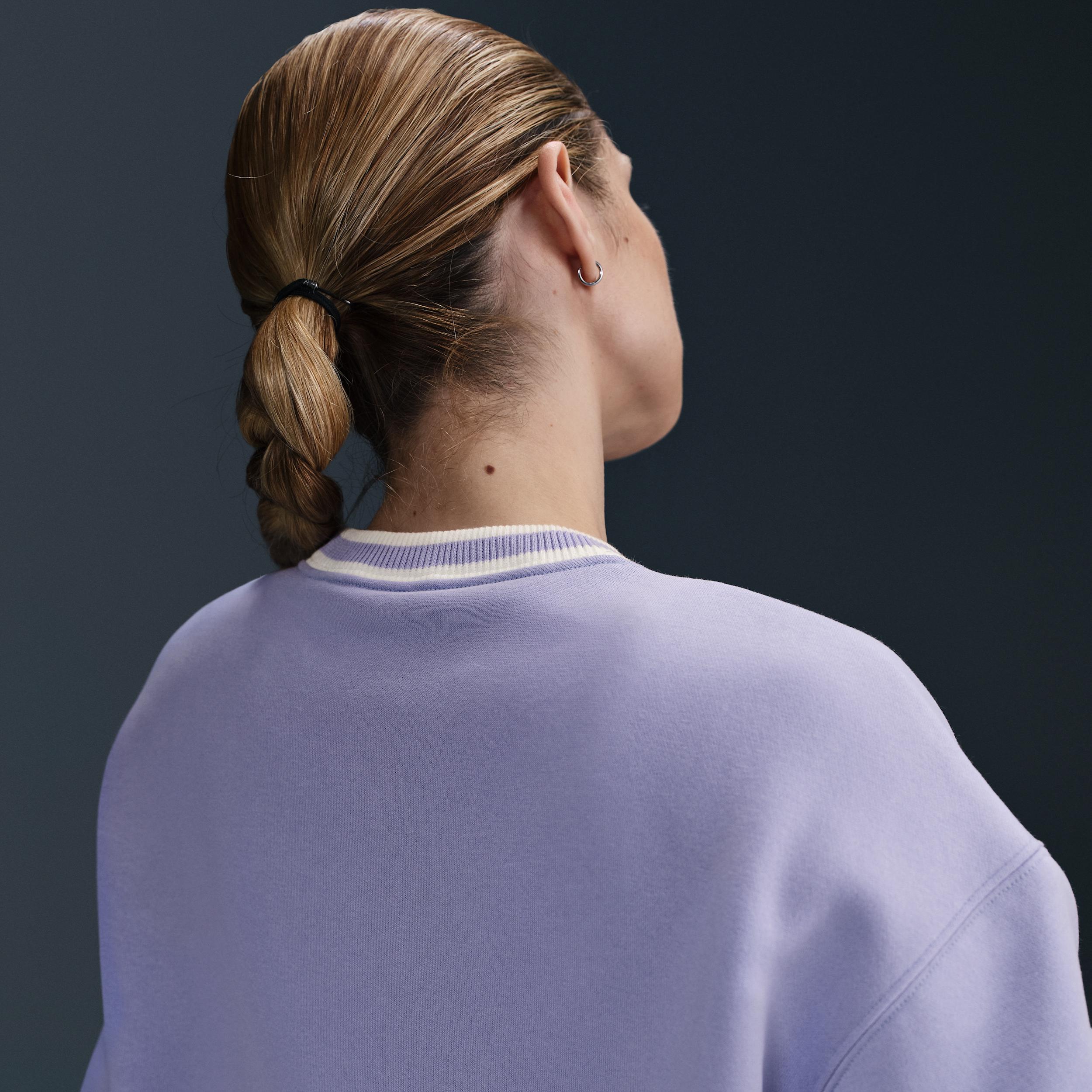 Womens Nike Sportswear Phoenix Fleece Oversized Graphic Crew-Neck Sweatshirt | HJ0949-533 Product Image