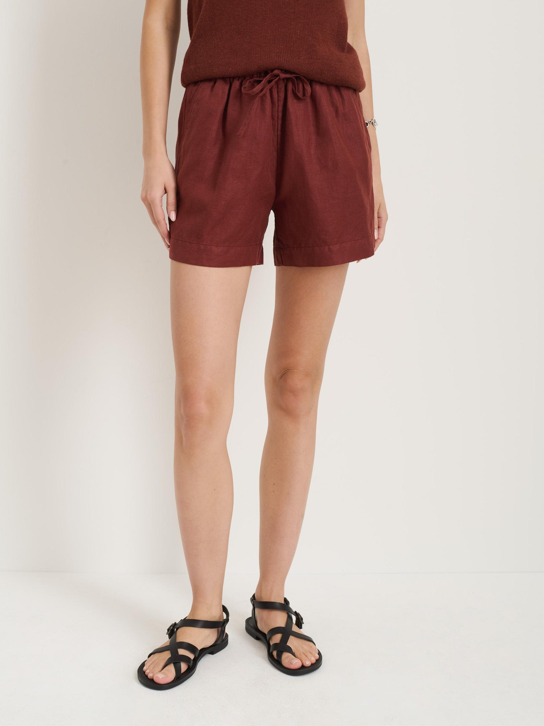 Riley Pull On Short In Linen Product Image