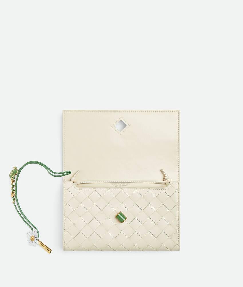 Women's Andiamo Daisy Pouch in Sea salt Product Image