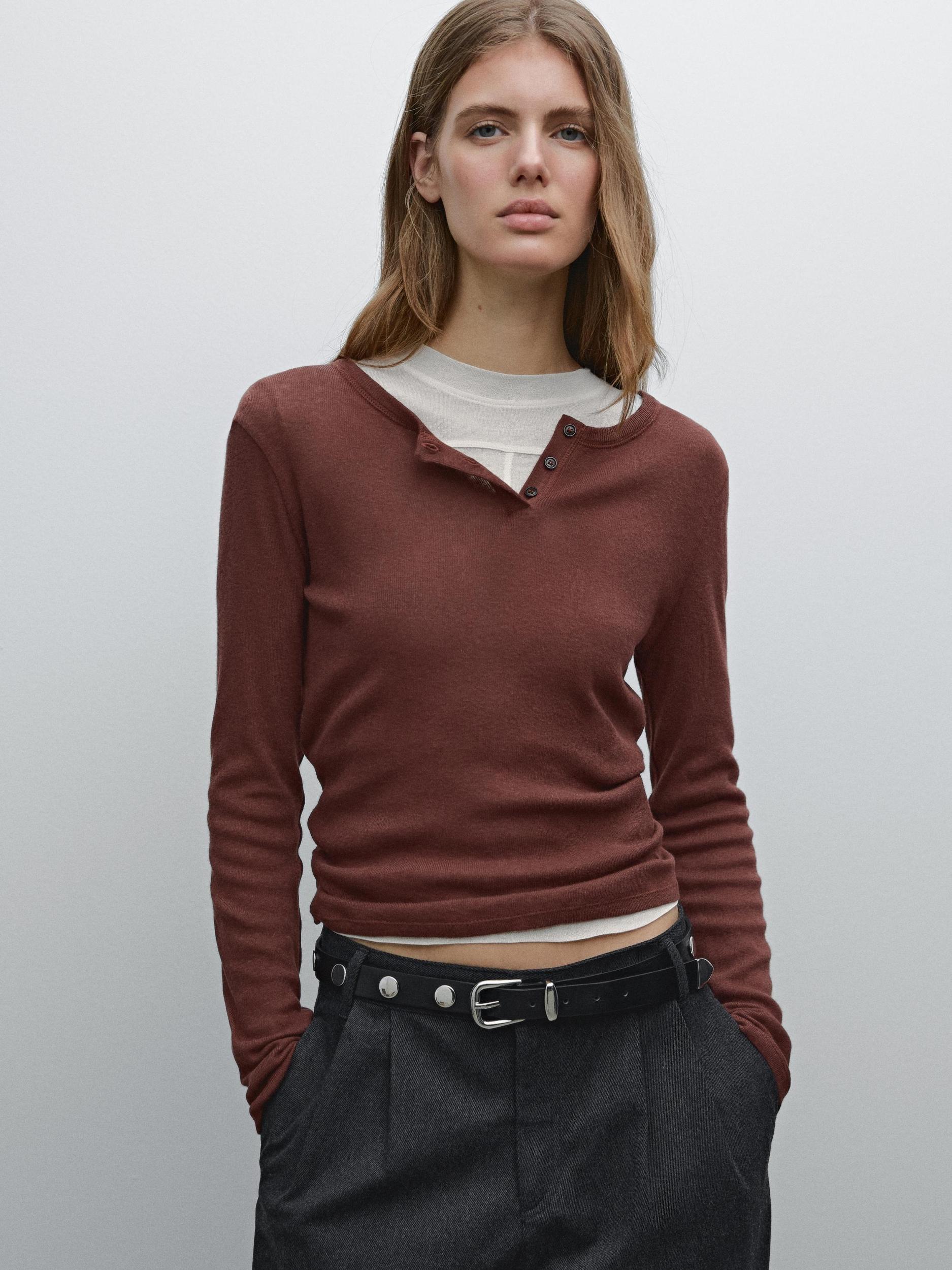 Cotton blend henley T-shirt Product Image