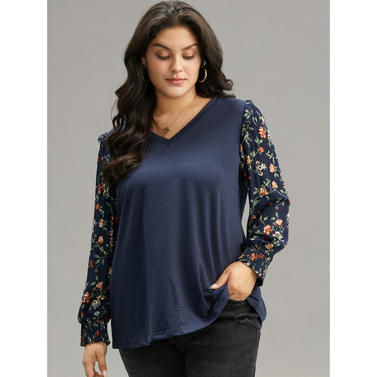 Plus Size Plants Print Patchwork Shirred Frill Trim T-shirt Navy Women Elegant Patchwork Ditsy Floral V-neck Dailywear T-shirts BloomChic 12/L Product Image