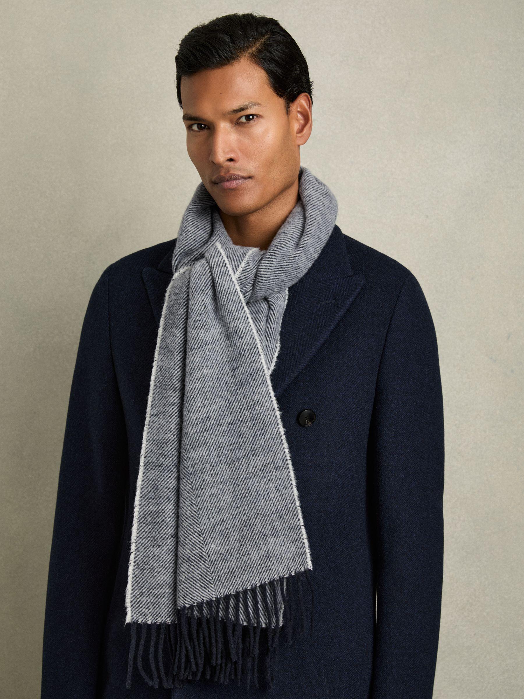Wool-Blend Herringbone Scarf in Navy/White Product Image