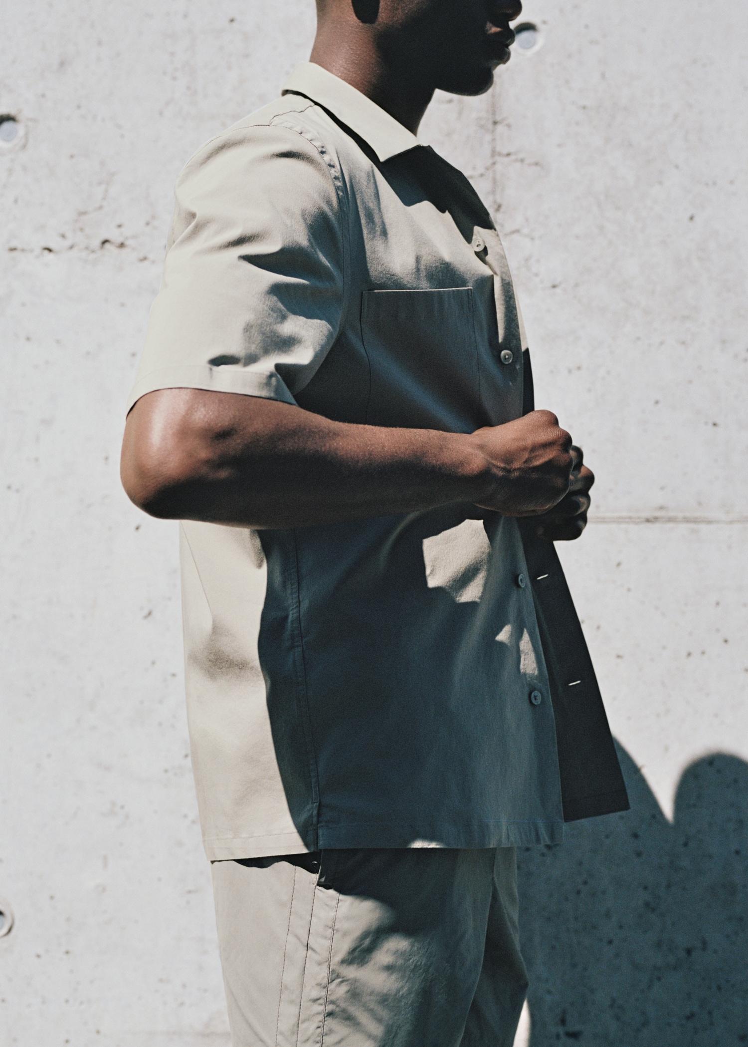 Shirt with pockets and bowling collar - Men | MANGO USA Product Image