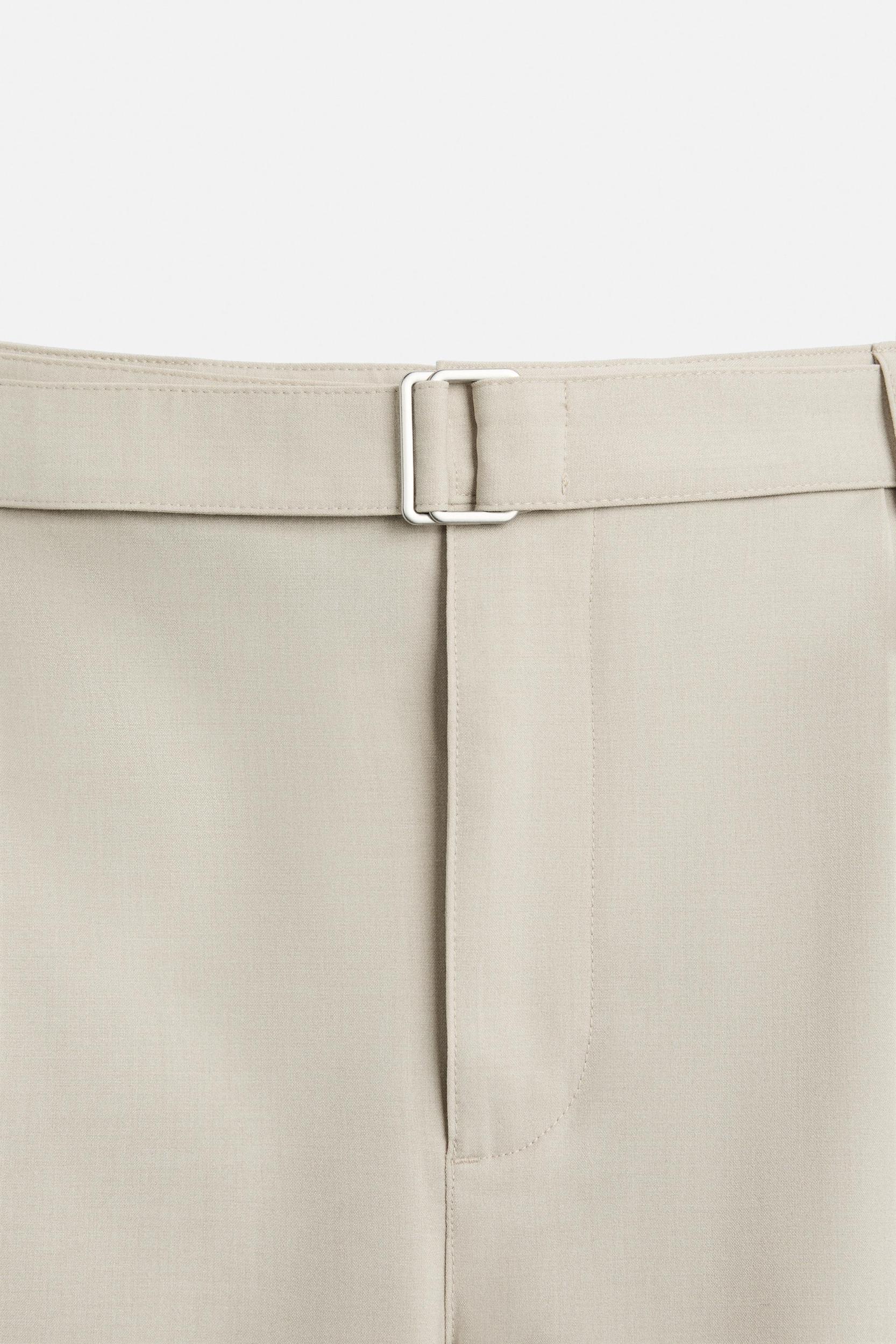 PLEATED BERMUDA SHORTS WITH BELT Product Image