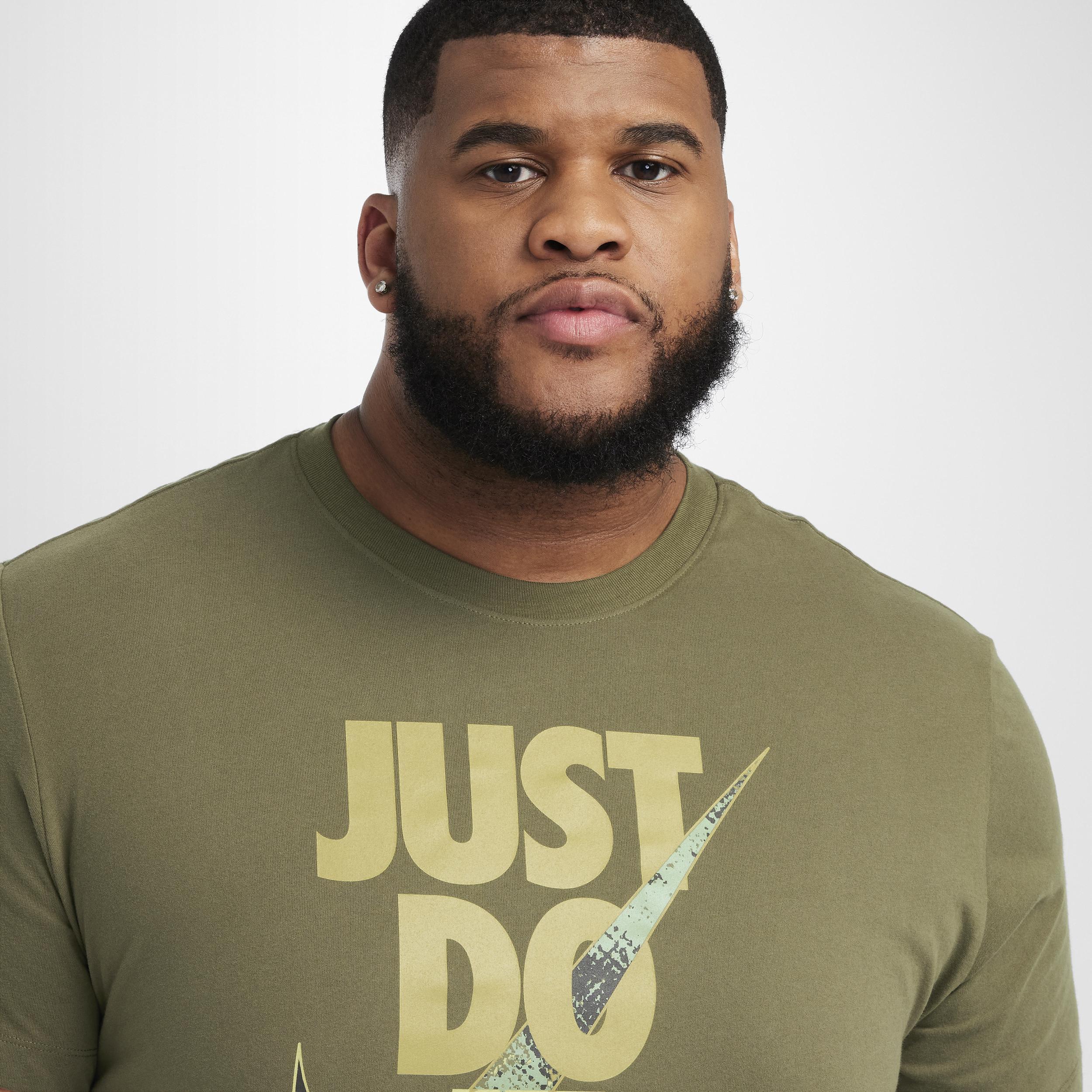 Nike Men's Dri-FIT Short-Sleeve Fitness T-Shirt Product Image