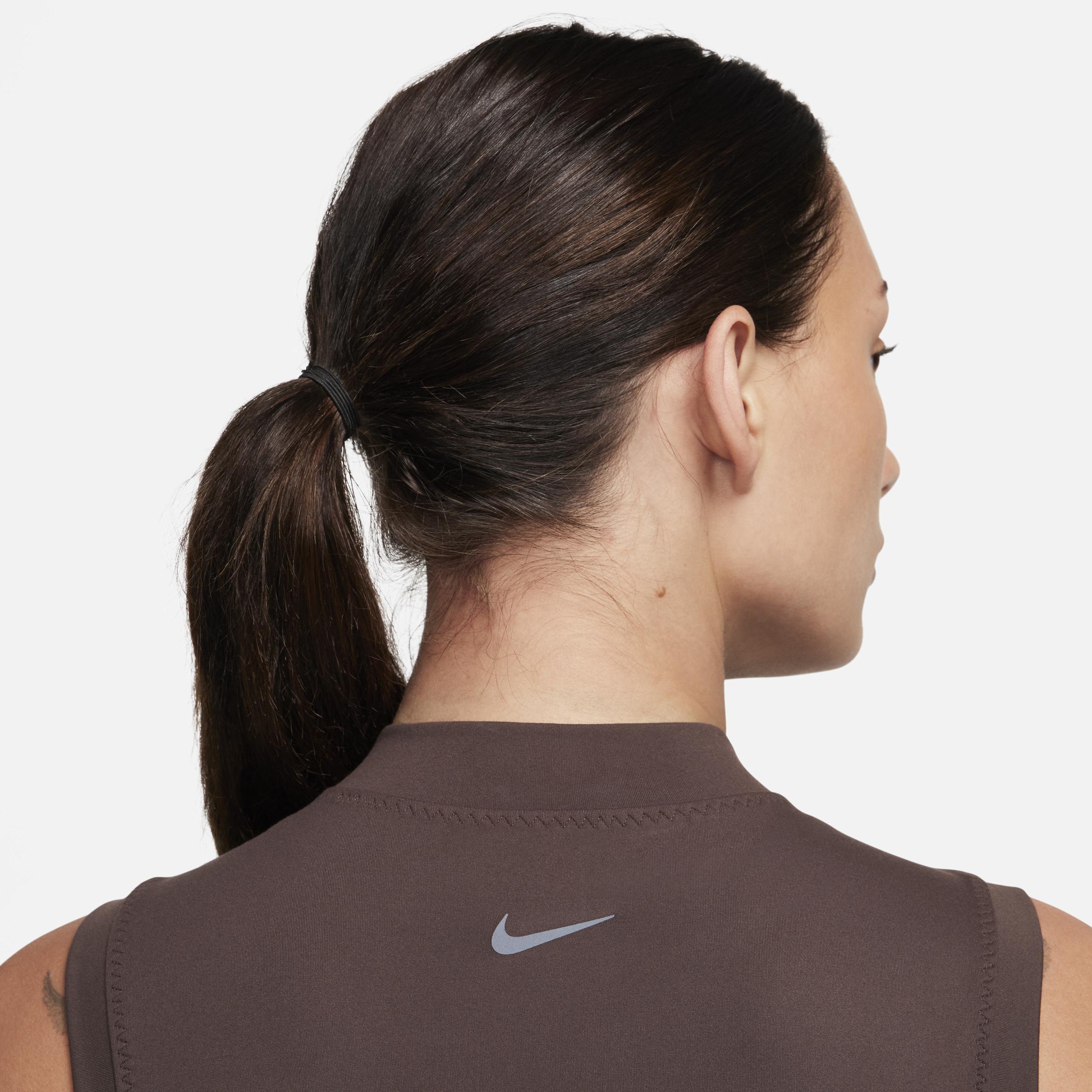 Nike One Fitted Women's Dri-FIT Mock-Neck Cropped Tank Top Product Image