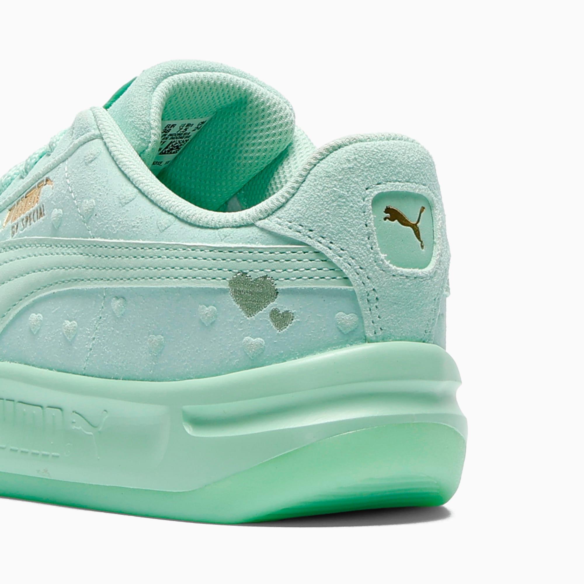 GV Special SOA Hearts Sneakers Women Product Image