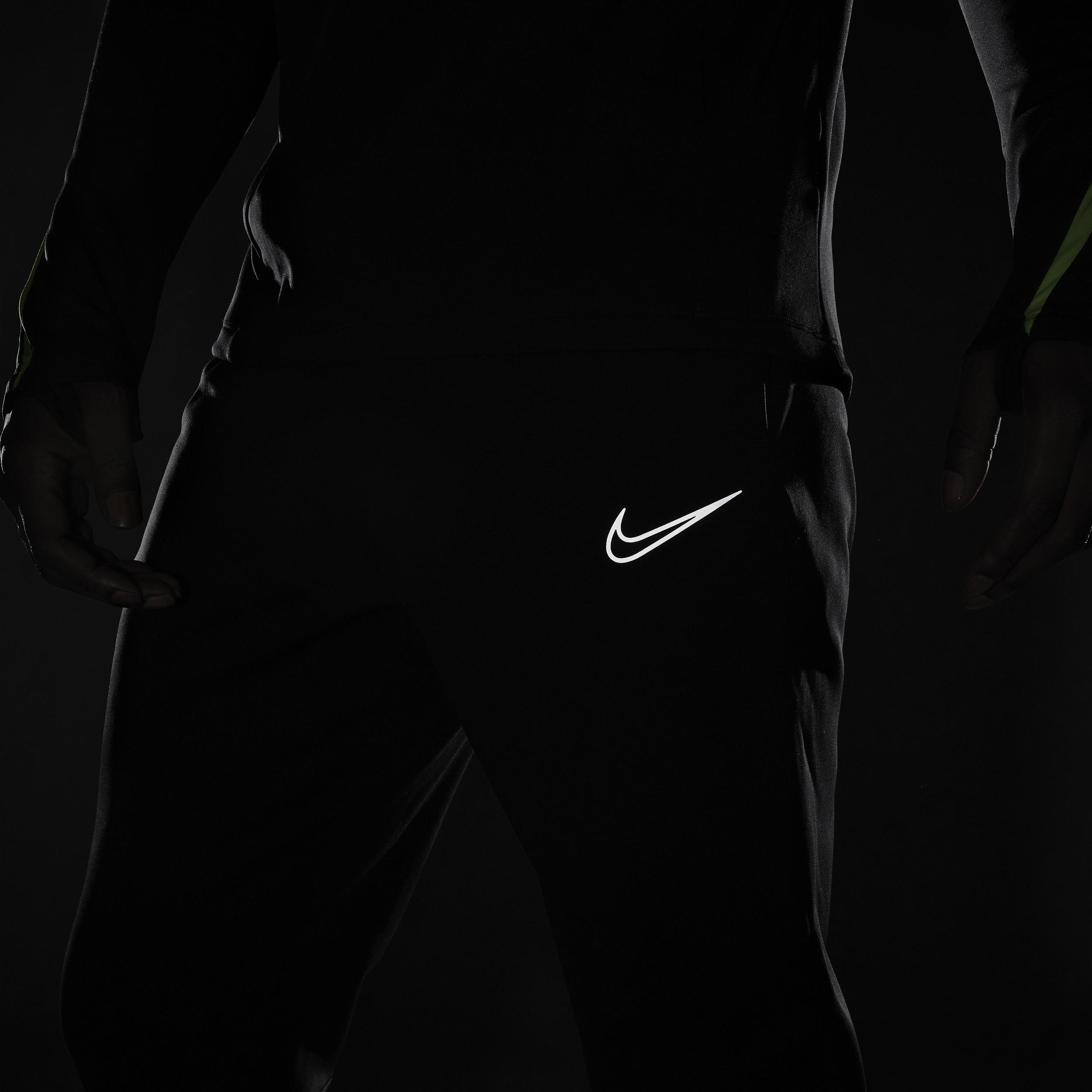 Nike Academy Winter Warrior Men's Therma-FIT Soccer Pants Product Image