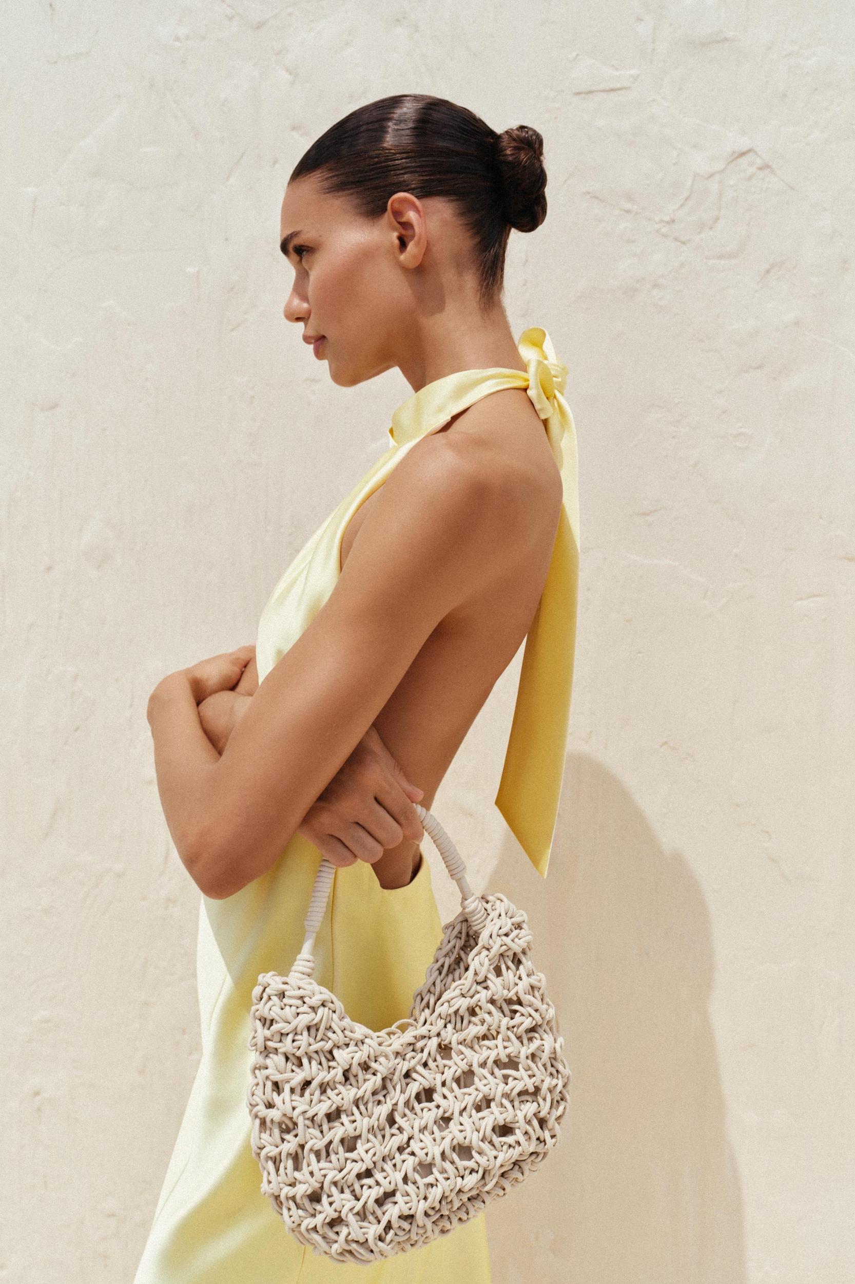 TOPSTITCHED WOVEN HANDBAG Product Image