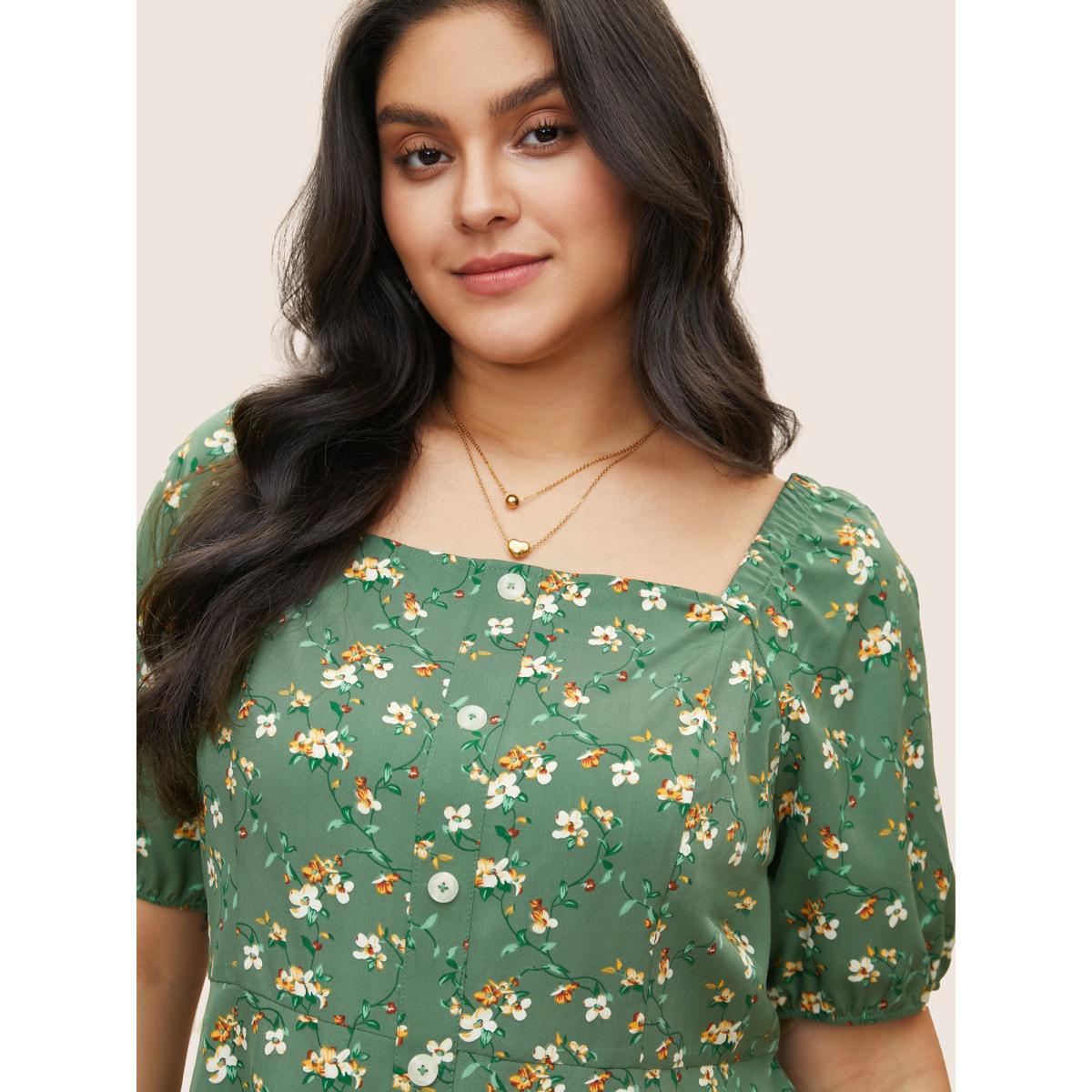 Plus Size Green Square Neck Ditsy Floral Gathered Blouse Women Elegant Short sleeve Square Neck Everyday Blouses BloomChic 12/L Product Image