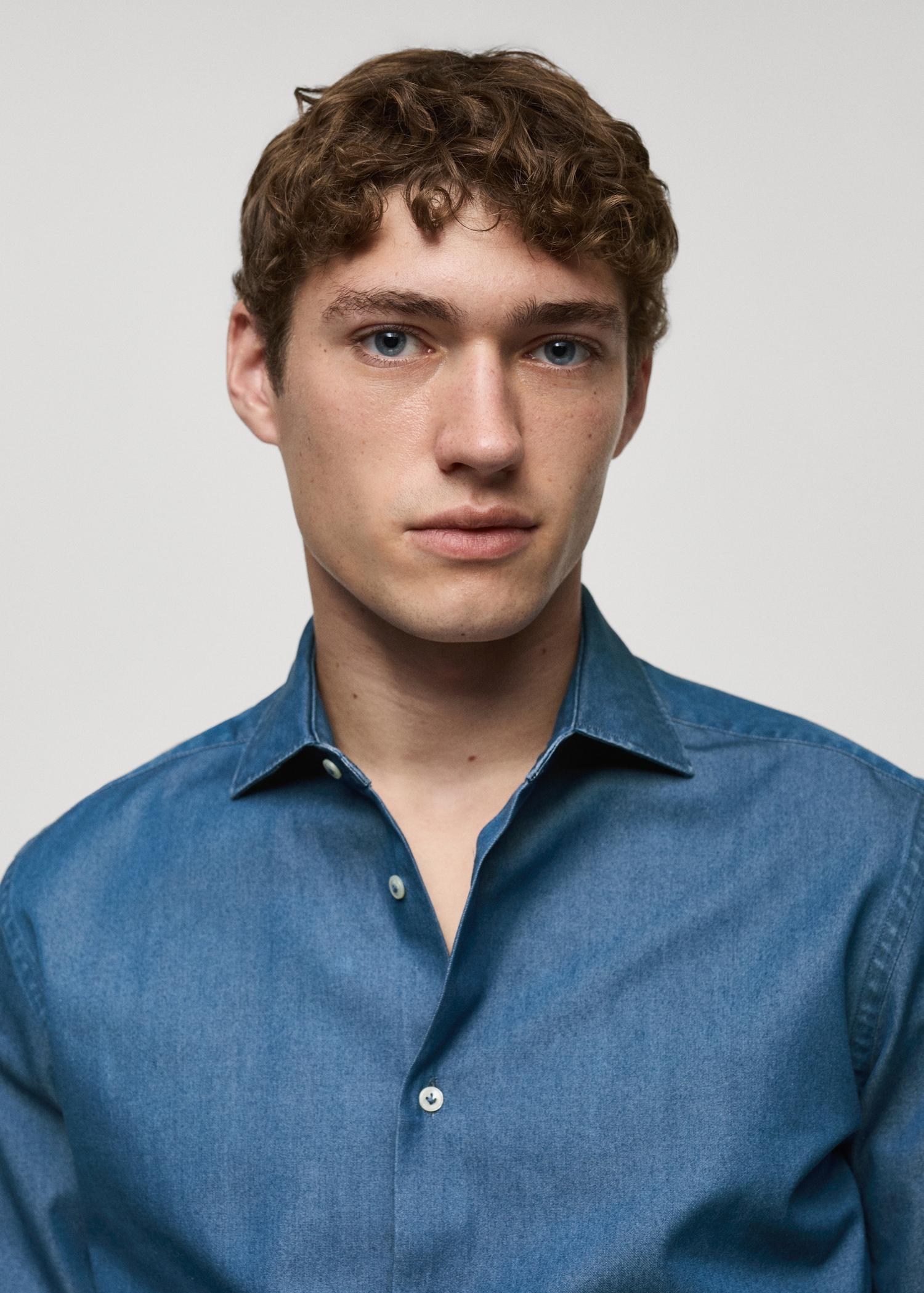 100% cotton chambray shirt - Men | MANGO USA Product Image