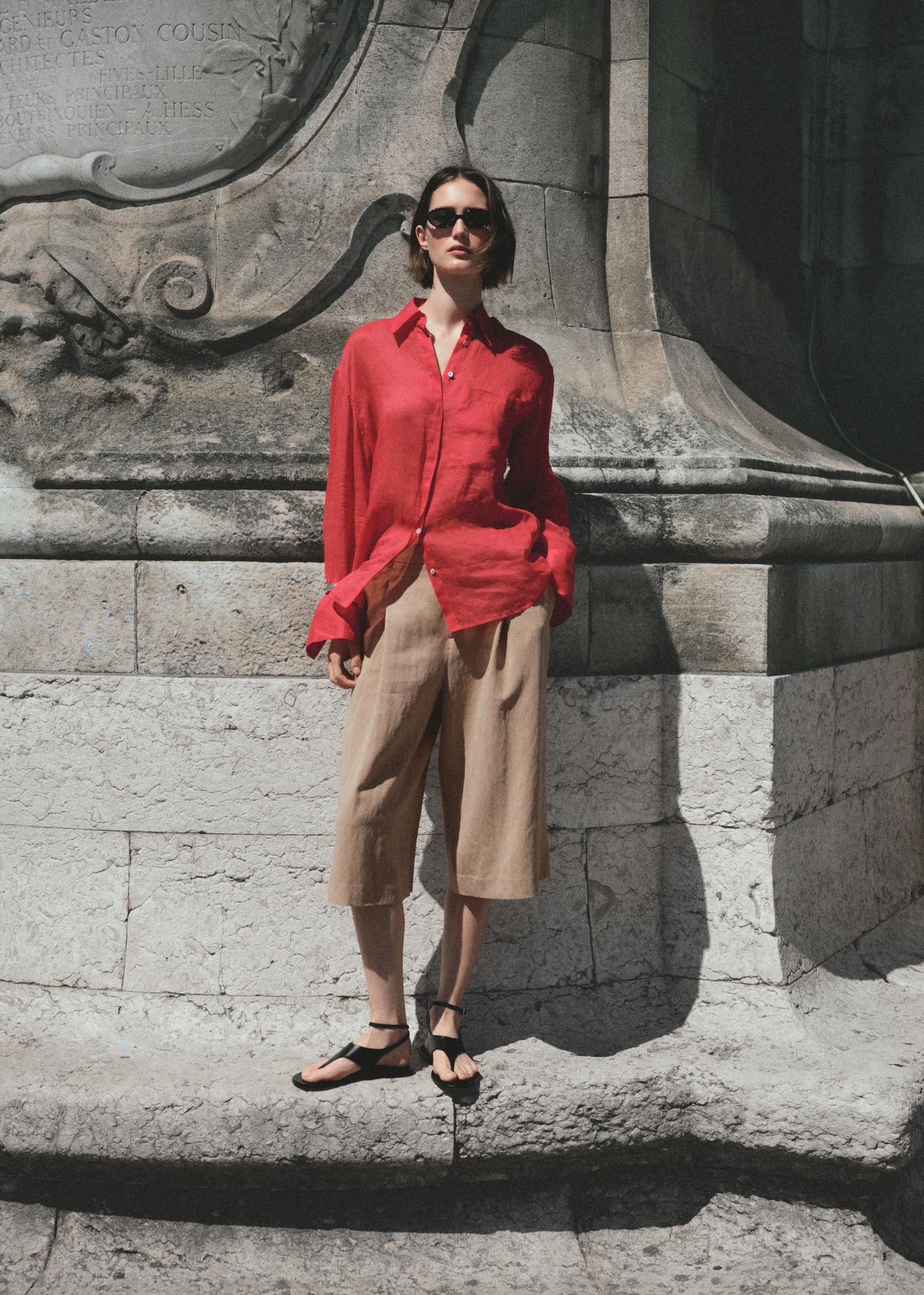 Lyocell pleated bermuda shorts - Women | MANGO USA Product Image