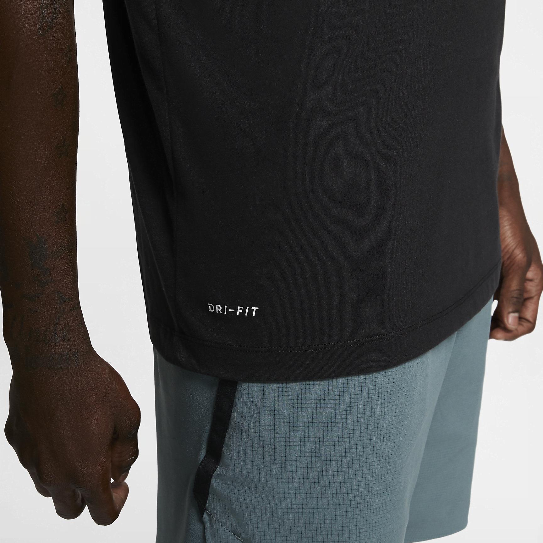 Nike Dri-FIT Men's Fitness T-Shirt Product Image