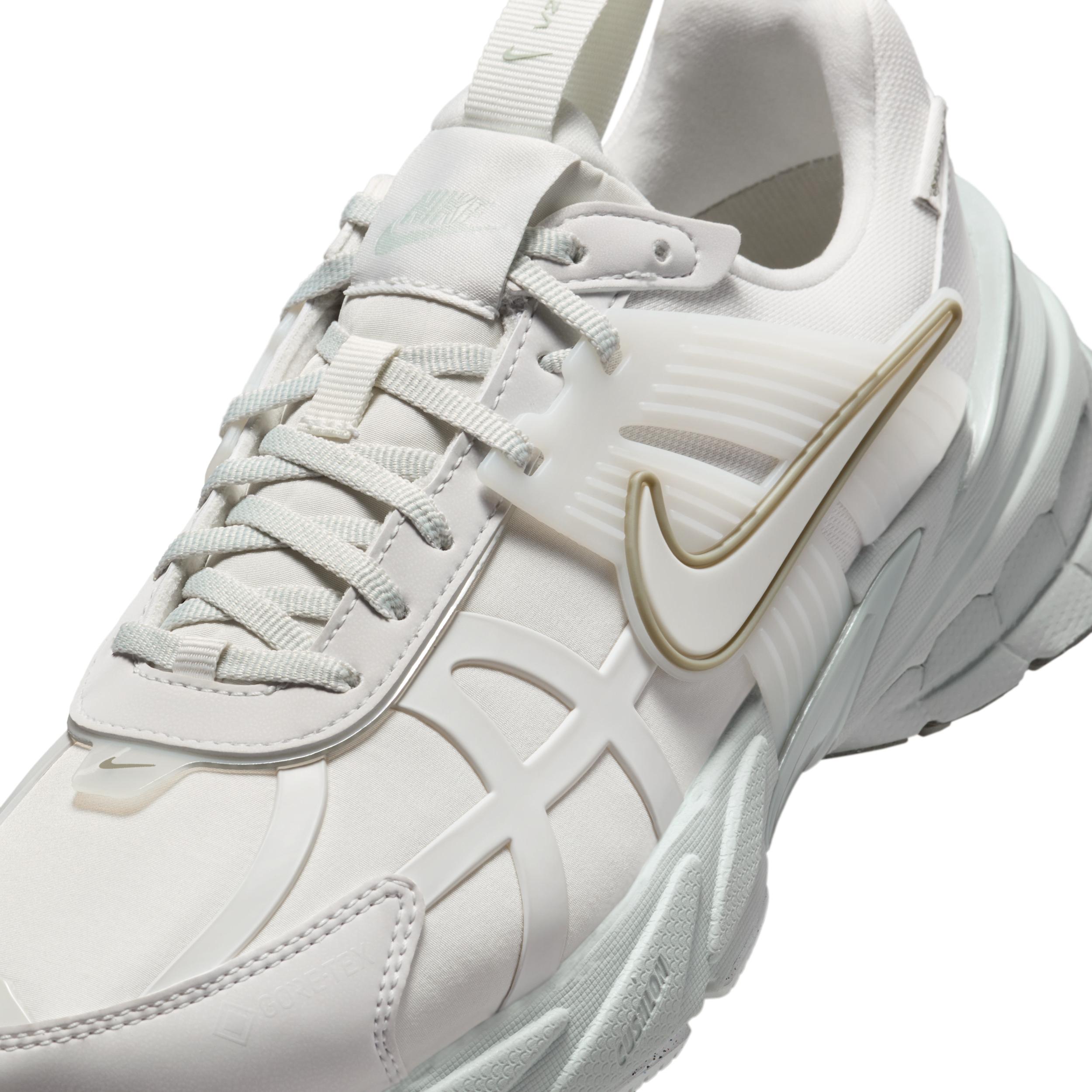 Nike Womens V2K Run GORE-TEX Waterproof Shoes | FZ2622-004 Product Image