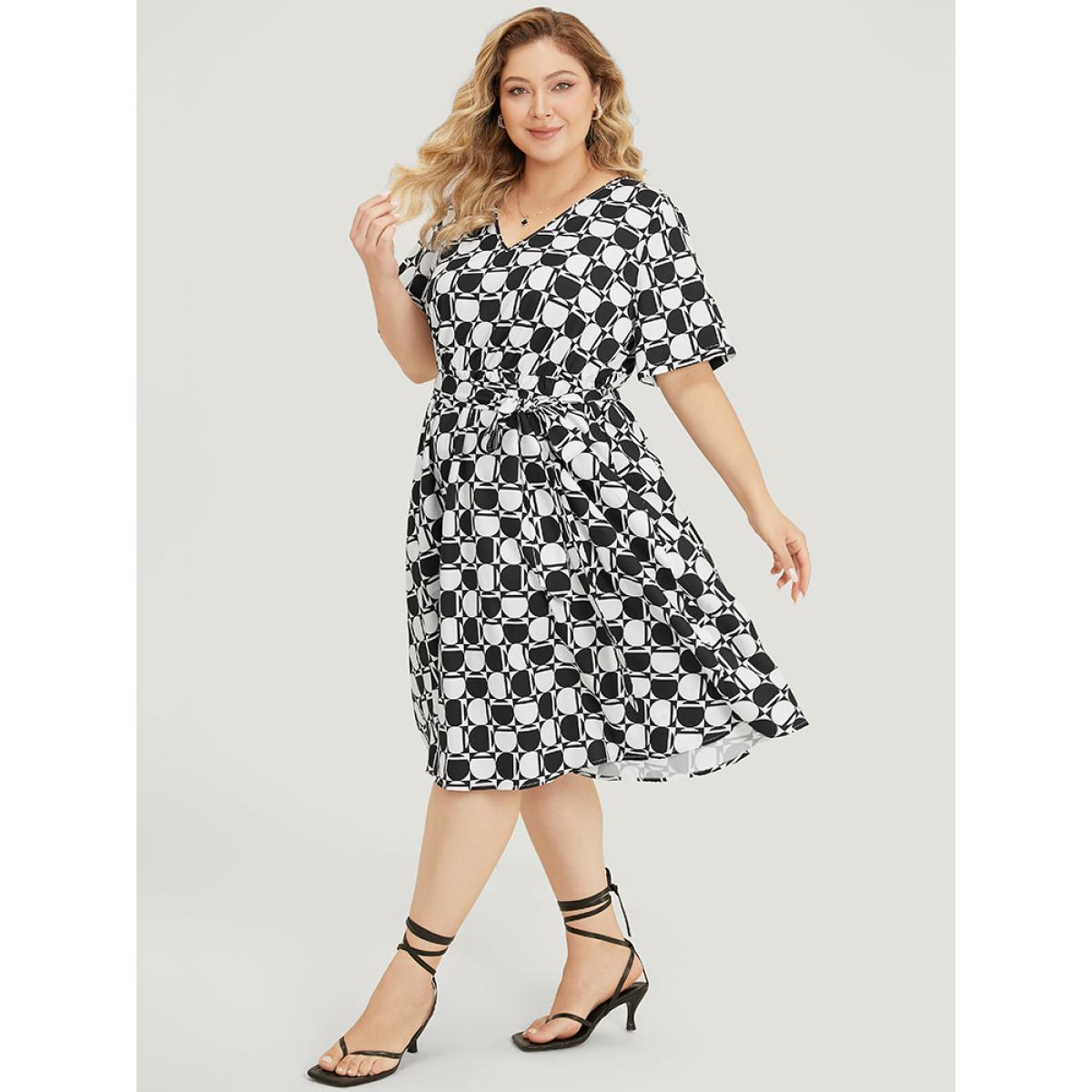 Plus Size Geometric Print Pocket Belted V Neck Dress Multicolor Women Elegant Contrast V-neck Short sleeve Curvy Knee Dress BloomChic 14-16/1X Product Image