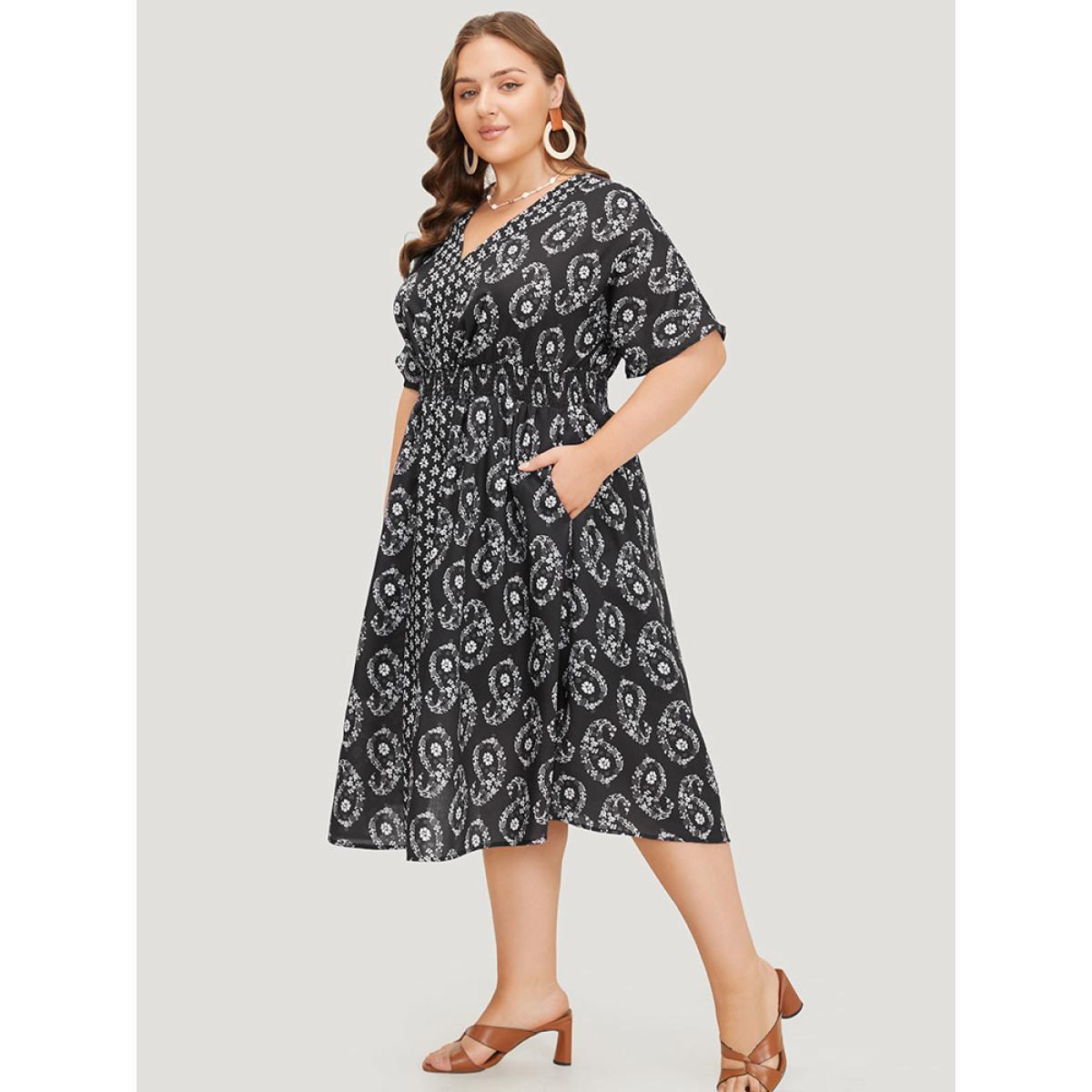 Plus Size Paisley Print Batwing Sleeve Pocket Shirred Split Dress Black Women Vacation Slit V-neck Short sleeve Curvy Midi Dress BloomChic 22-24/3X Product Image