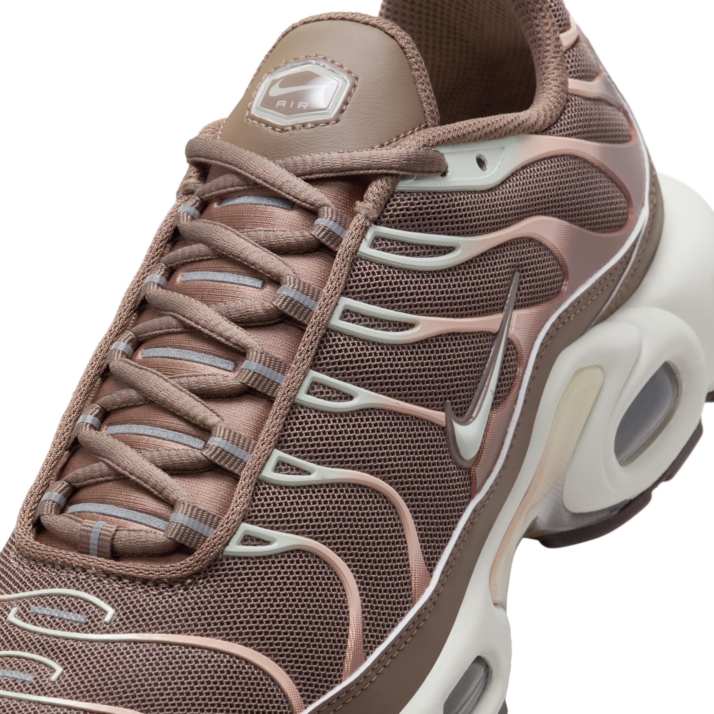 Nike Women's Air Max Plus Shoes Product Image