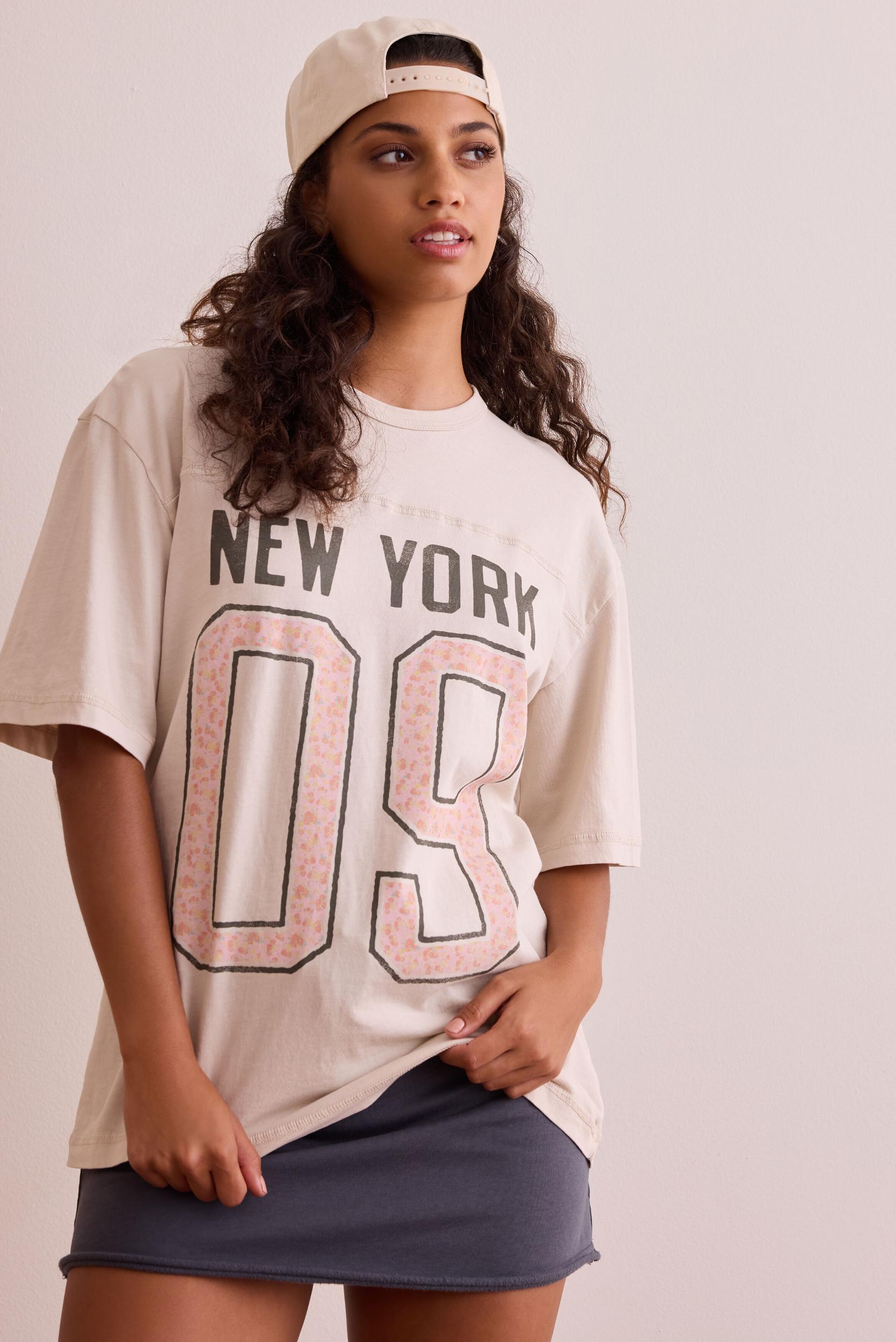 New York 09' Oversized Tee Product Image