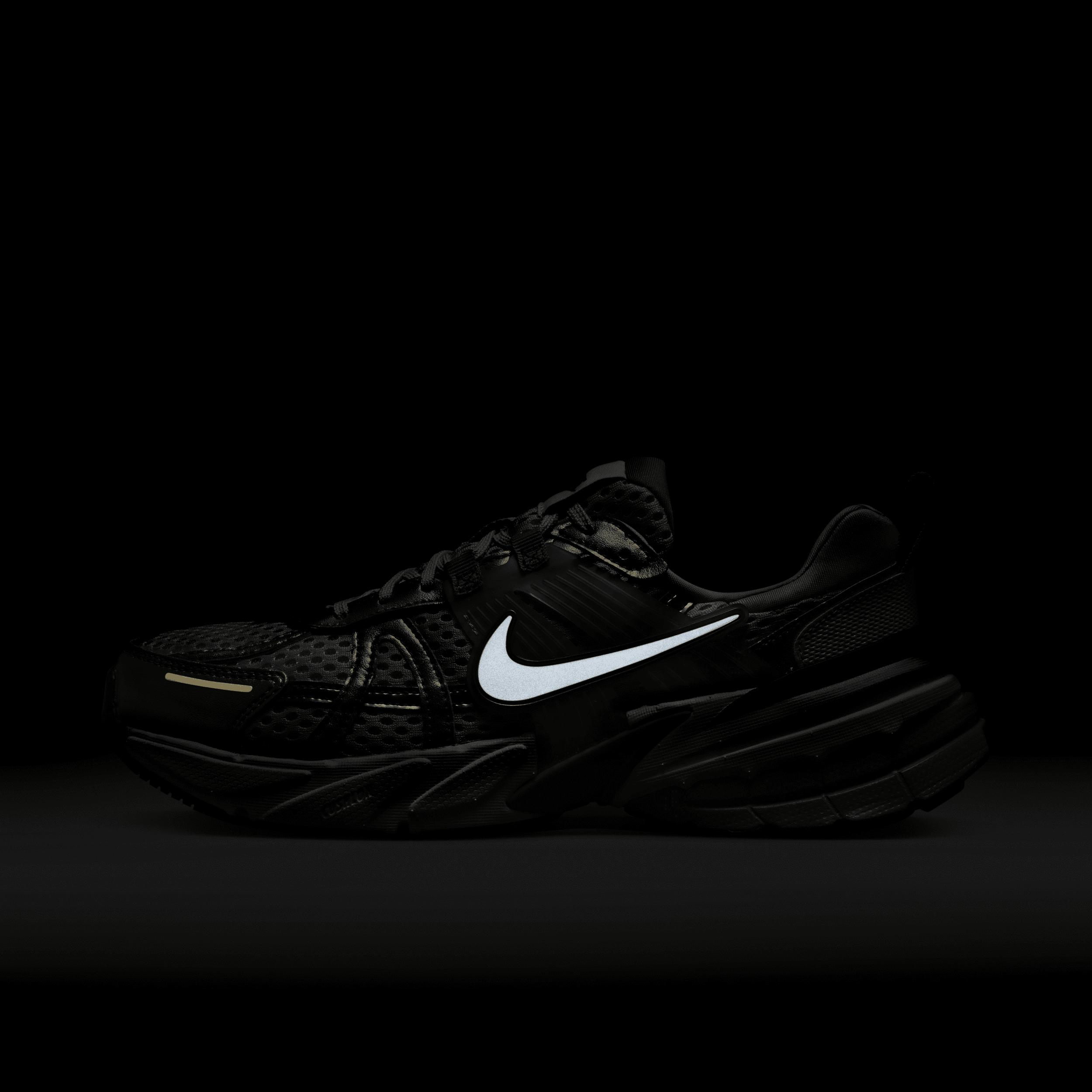 Nike V2K Run Women's Shoes Product Image
