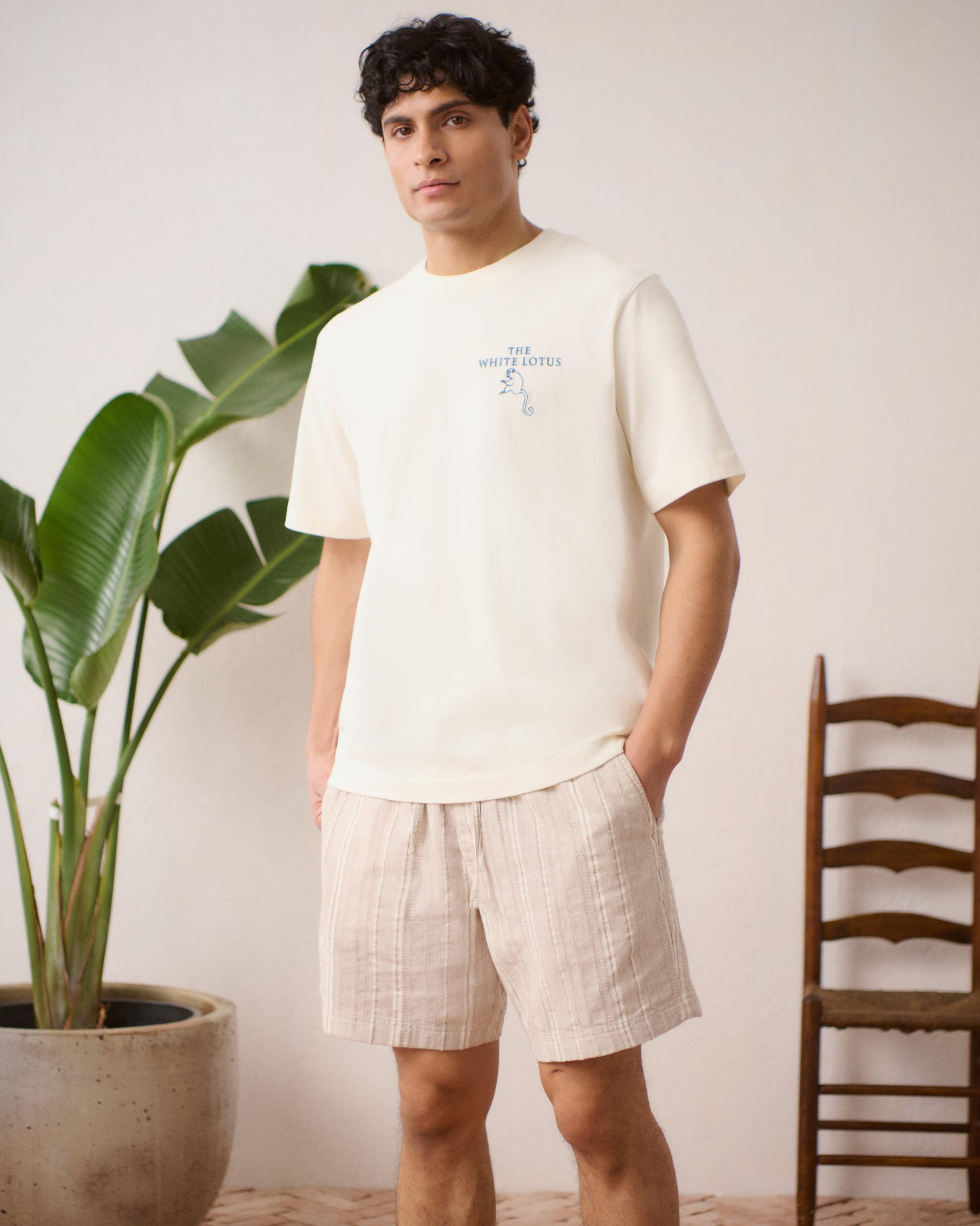 Relaxed Linen-Blend Pull-On Short Product Image