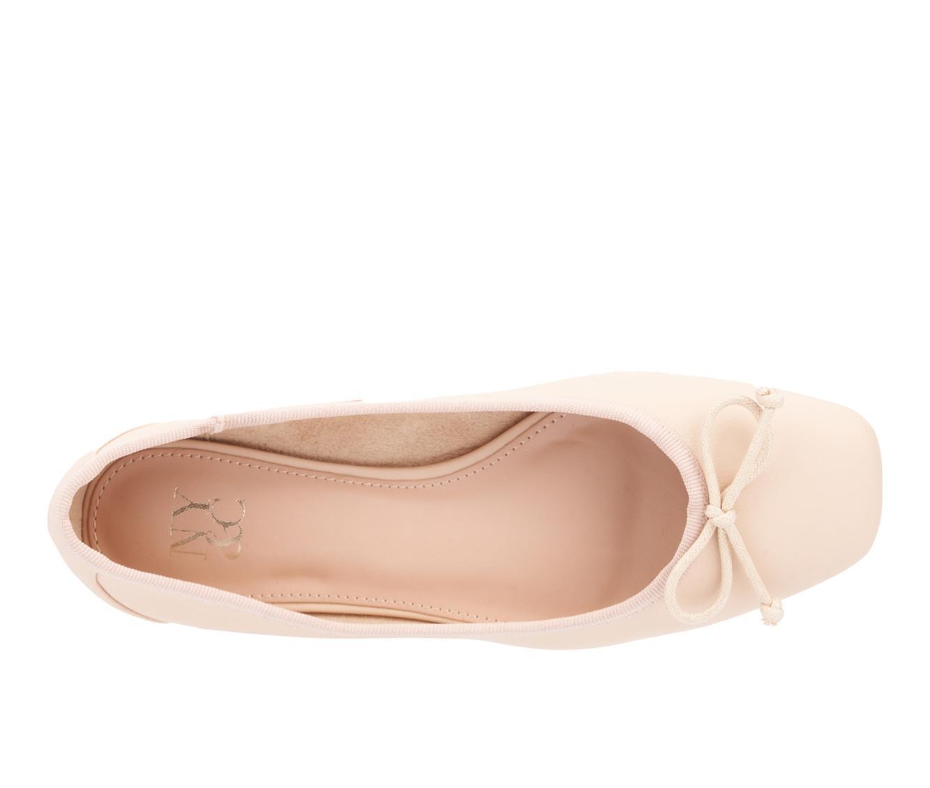 Women's New York and Company Paulina Flats Product Image