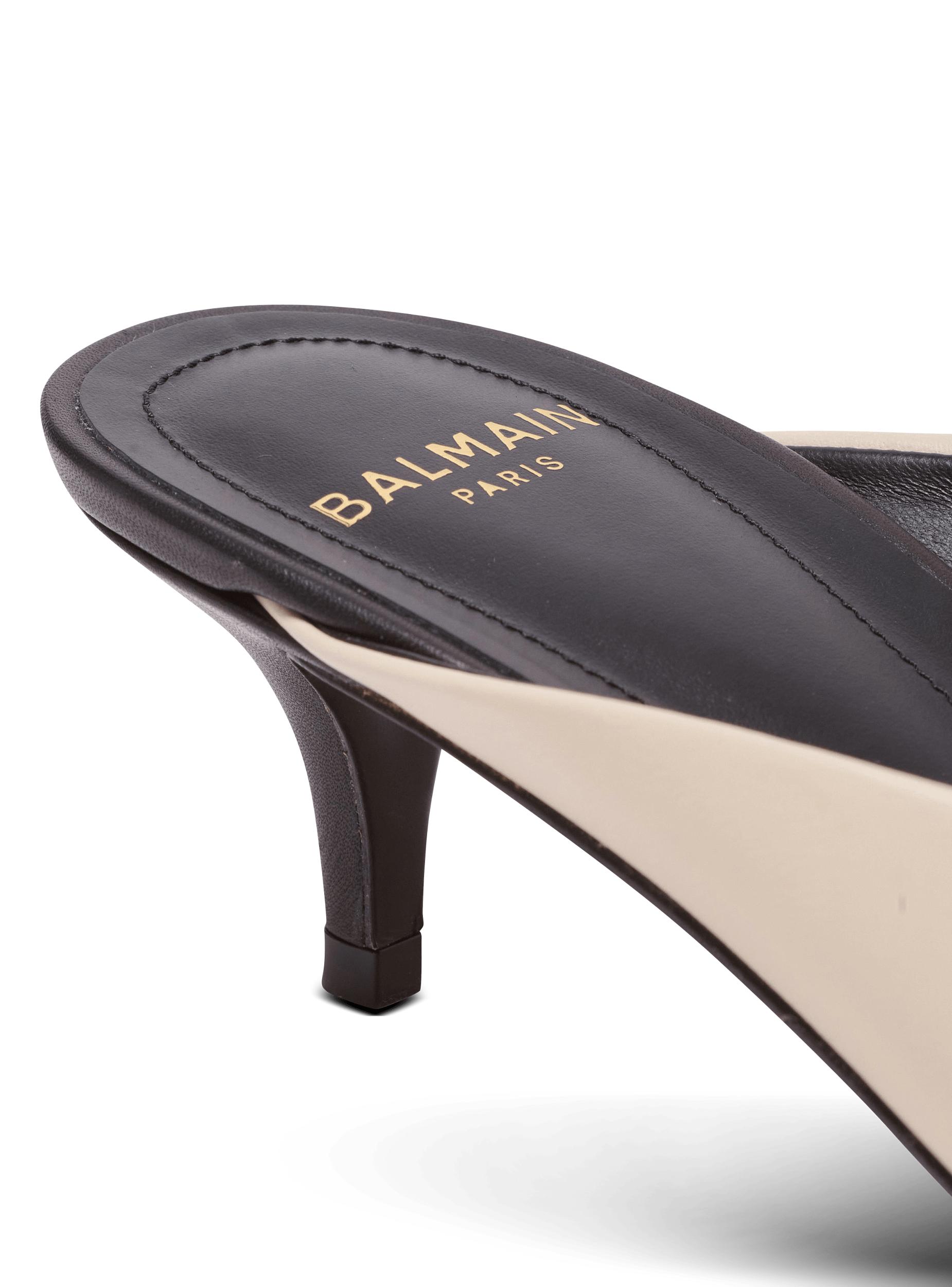 Sync leather mules with pointed toe Product Image