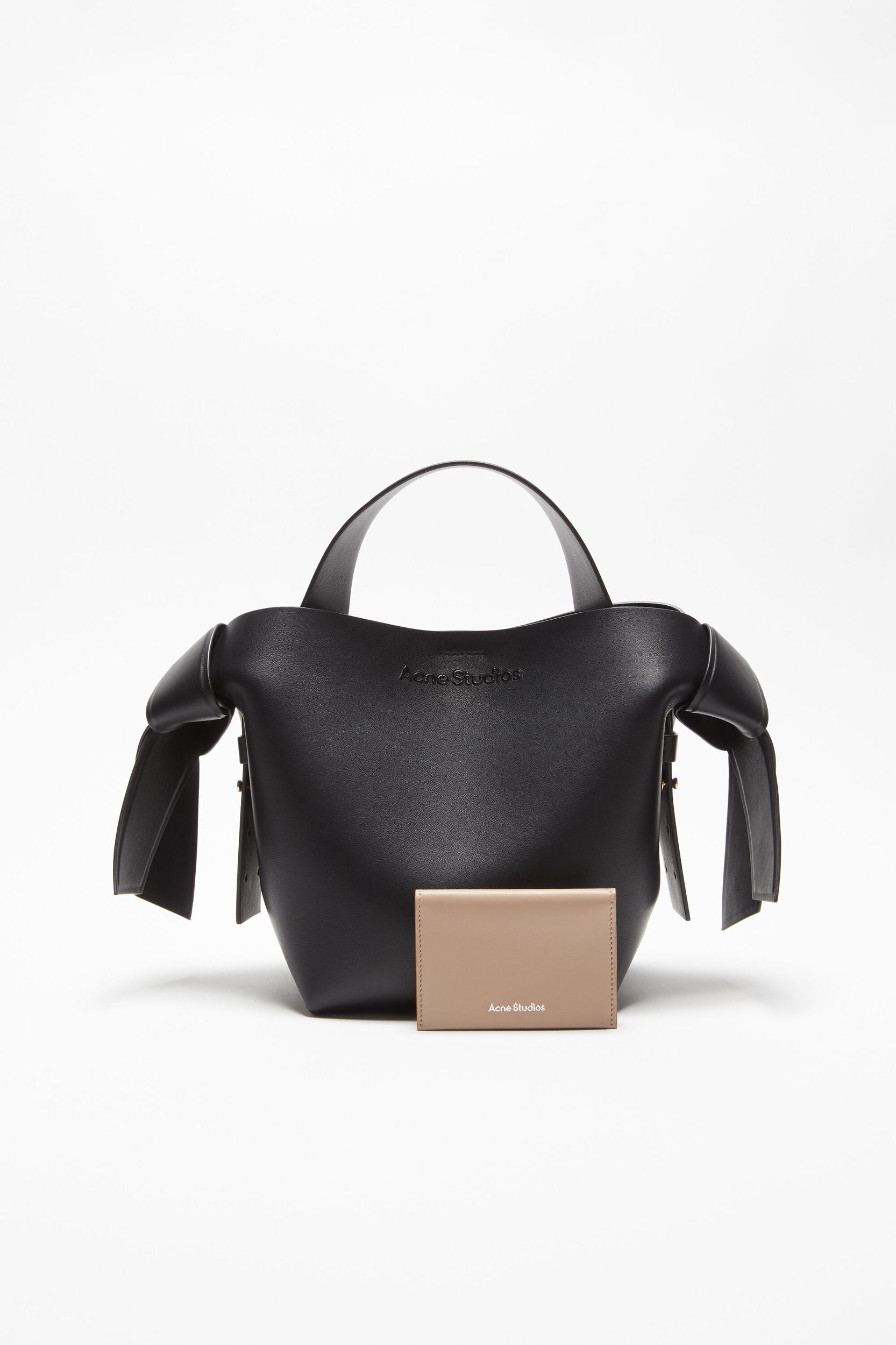 Folded leather wallet Product Image