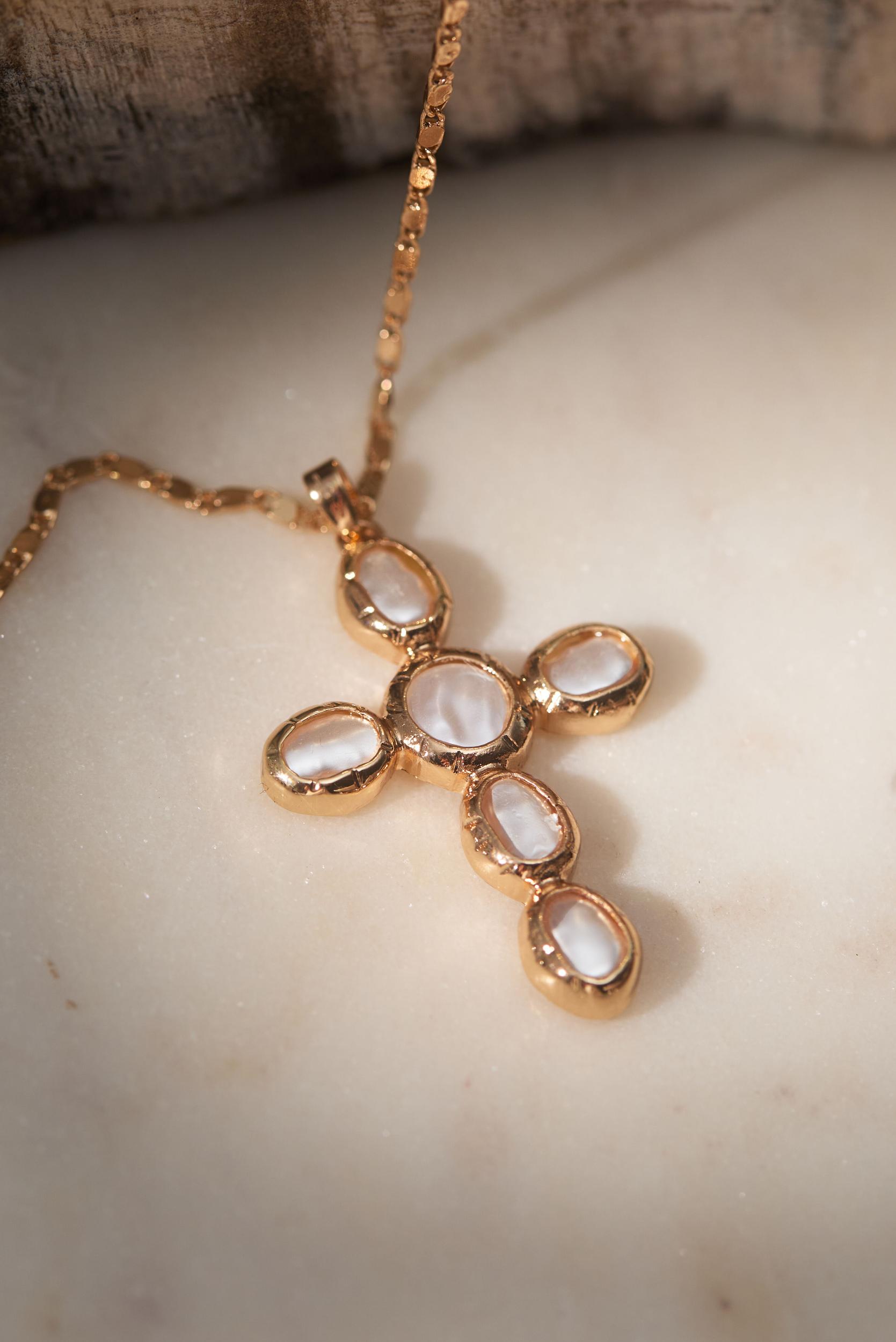 Irregular Pearl Cross Necklace Product Image