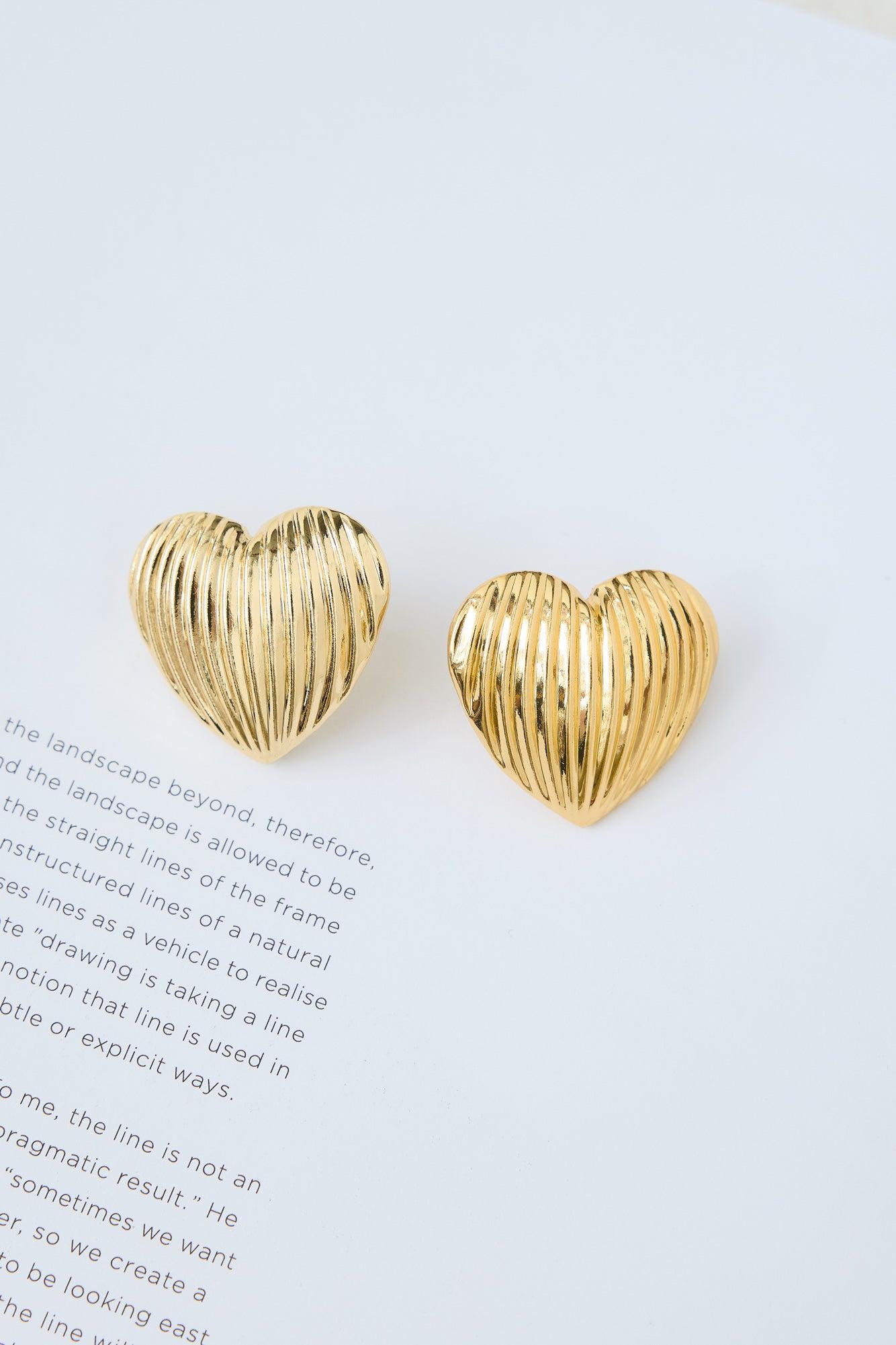 Feel The Love Earrings Gold Product Image