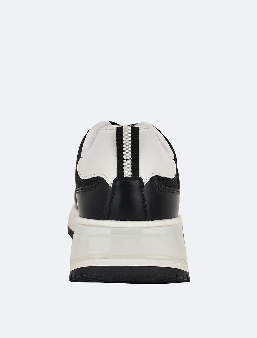 Women's Gogetit Sneaker Product Image