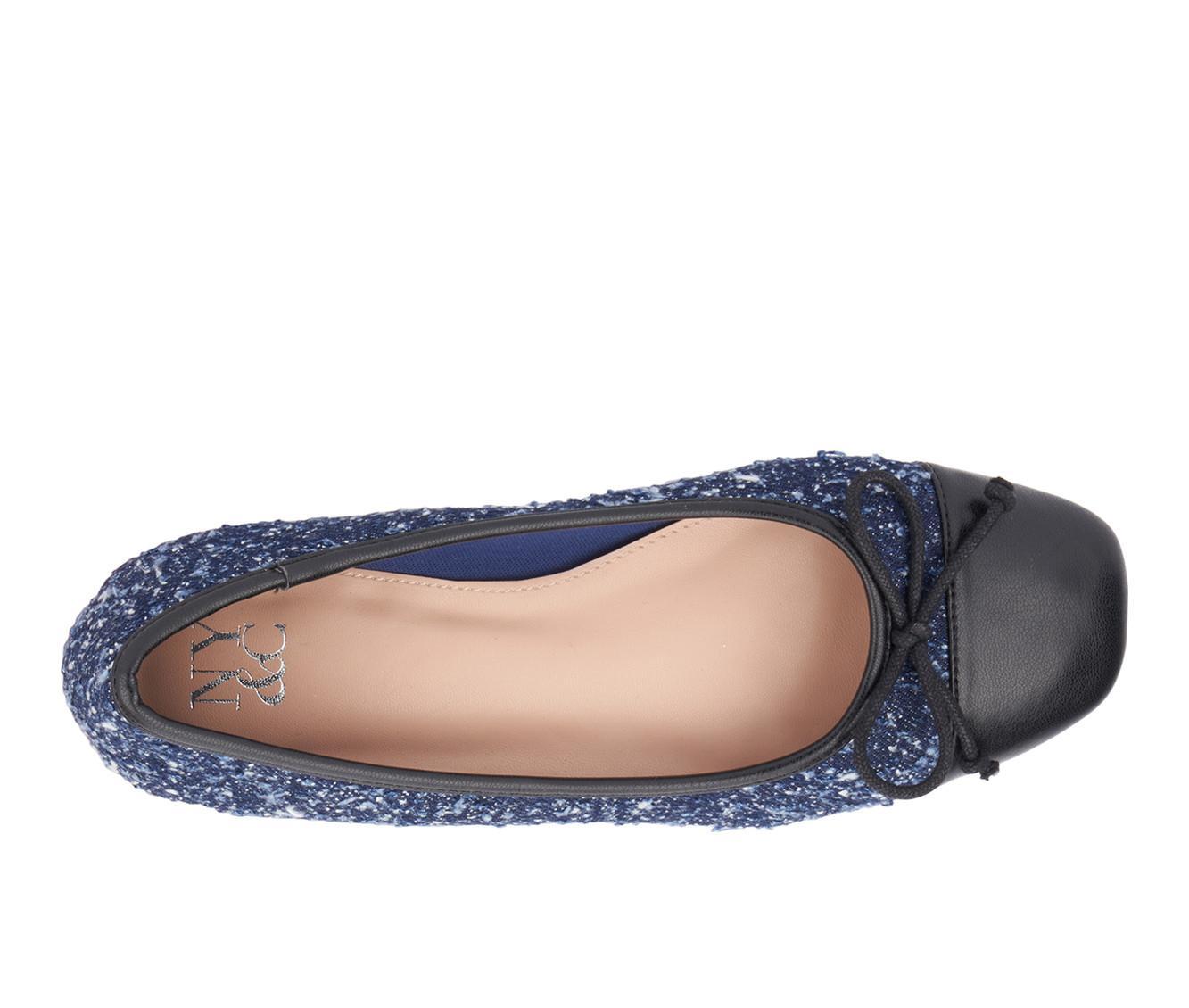 Women's New York and Company Patricia Flats Product Image