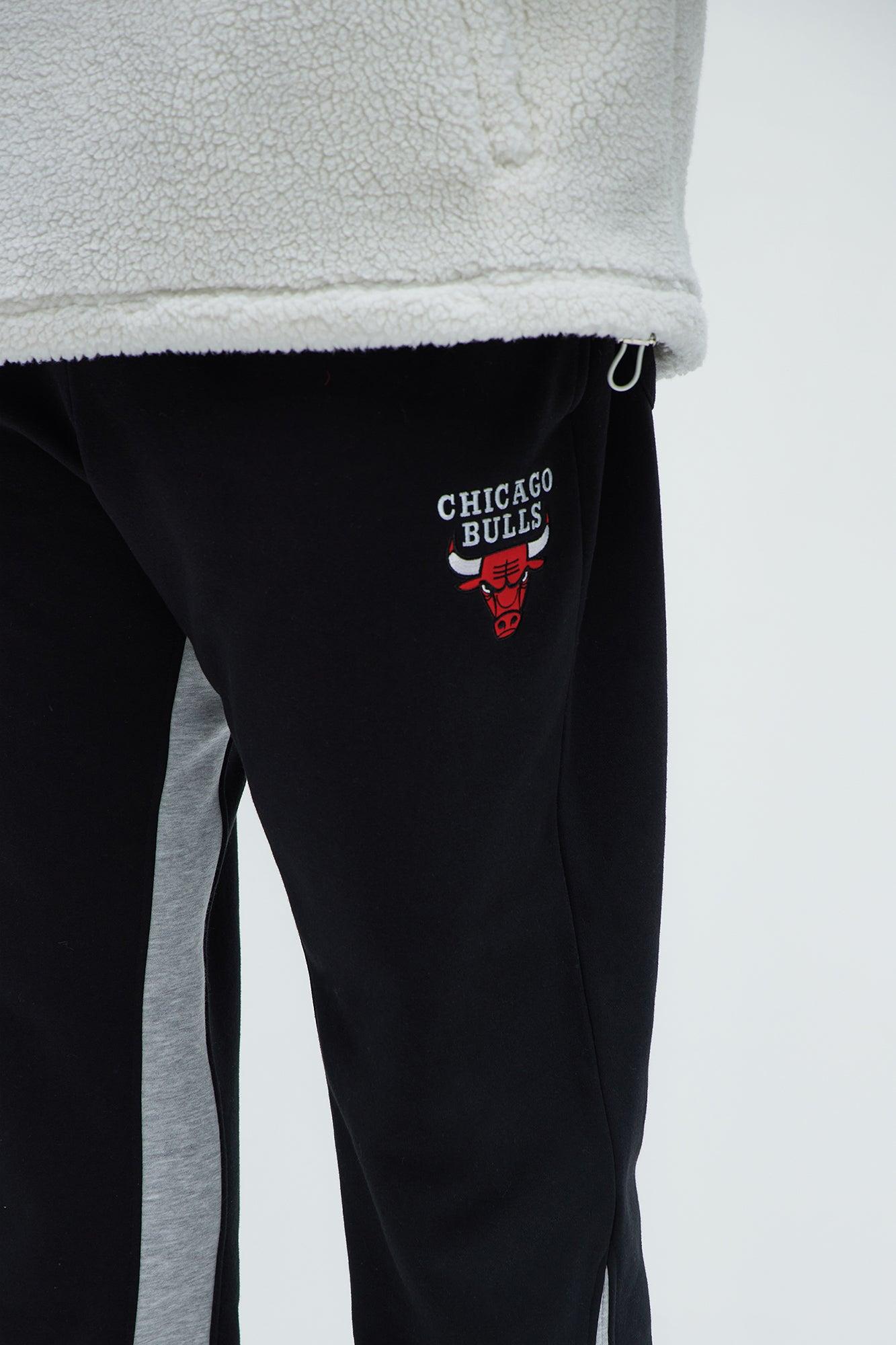 Bulls Backboard Skinny Flare Sweatpants - Red/Black Male Product Image