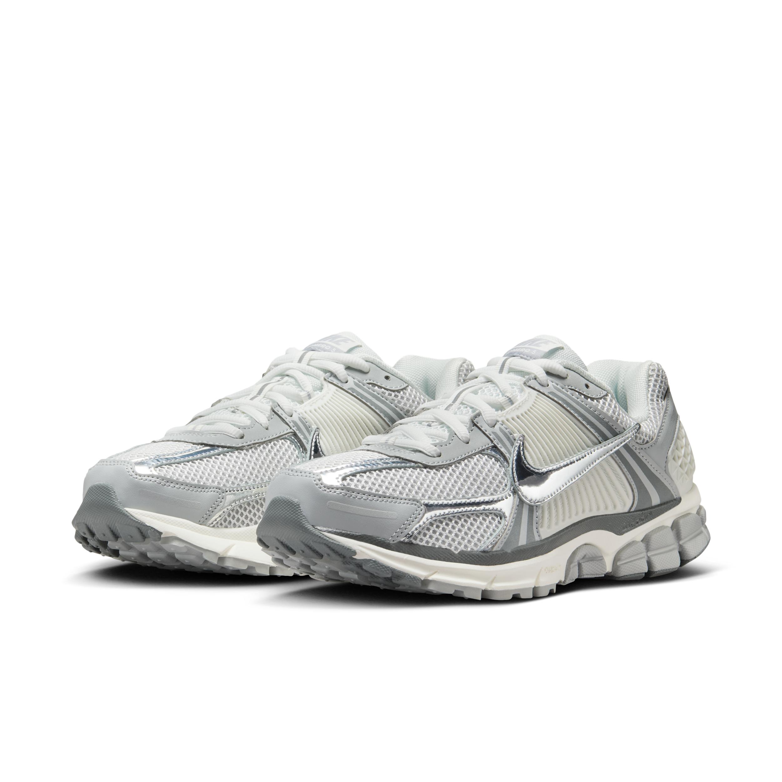 Nike Mens Zoom Vomero Shoes | IM2219-121 Product Image
