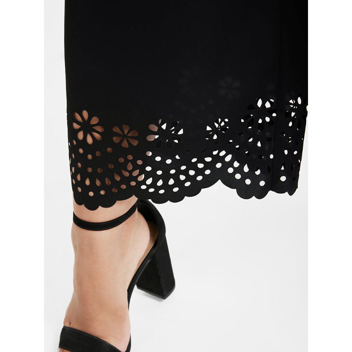 Plus Size Broderie Anglaise Elastic Waist Loose Pants Women Black Elegant Loose High Rise Dailywear Pants BloomChic 26/4X Product Image