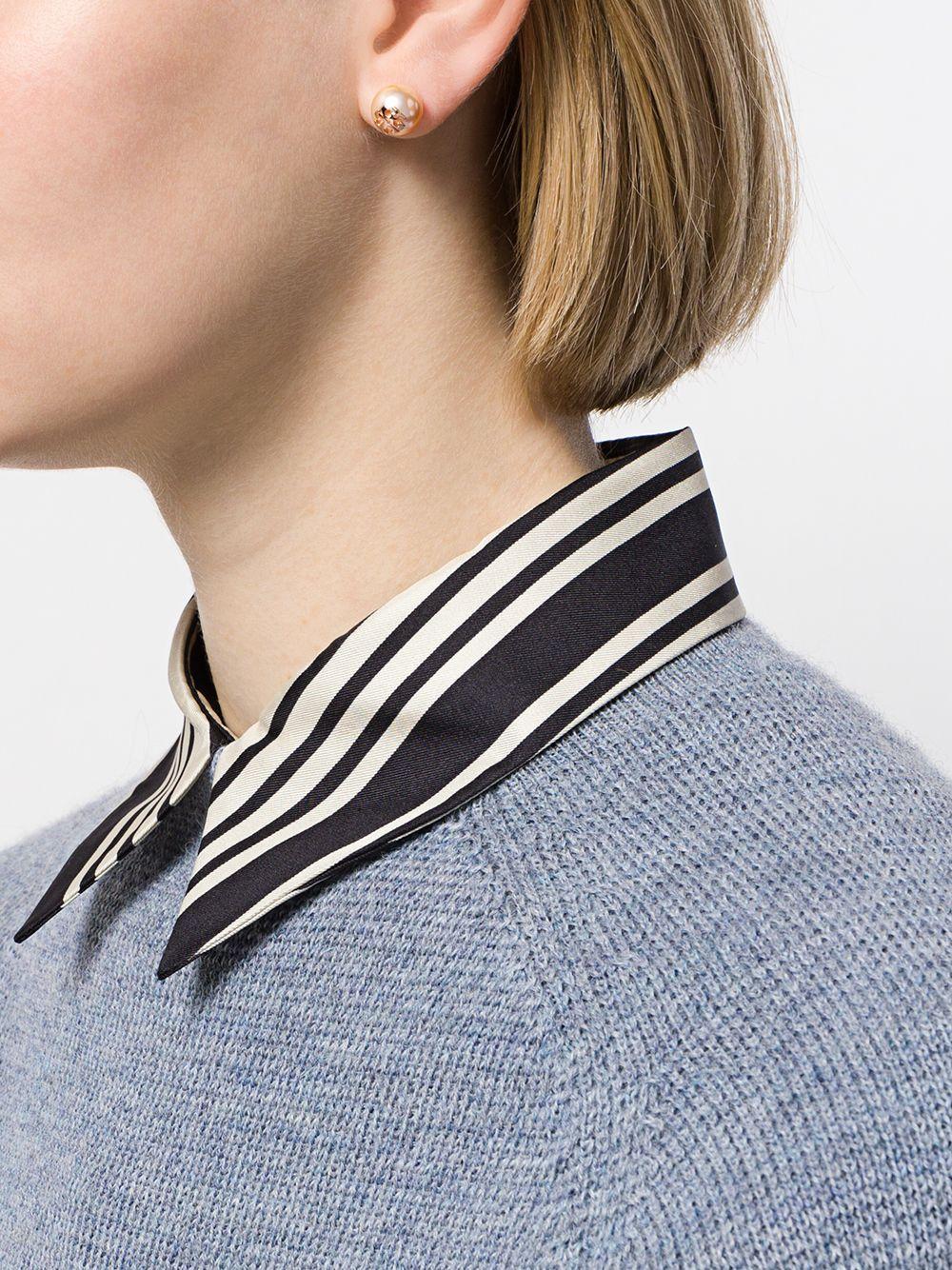 double-T stud earrings Product Image