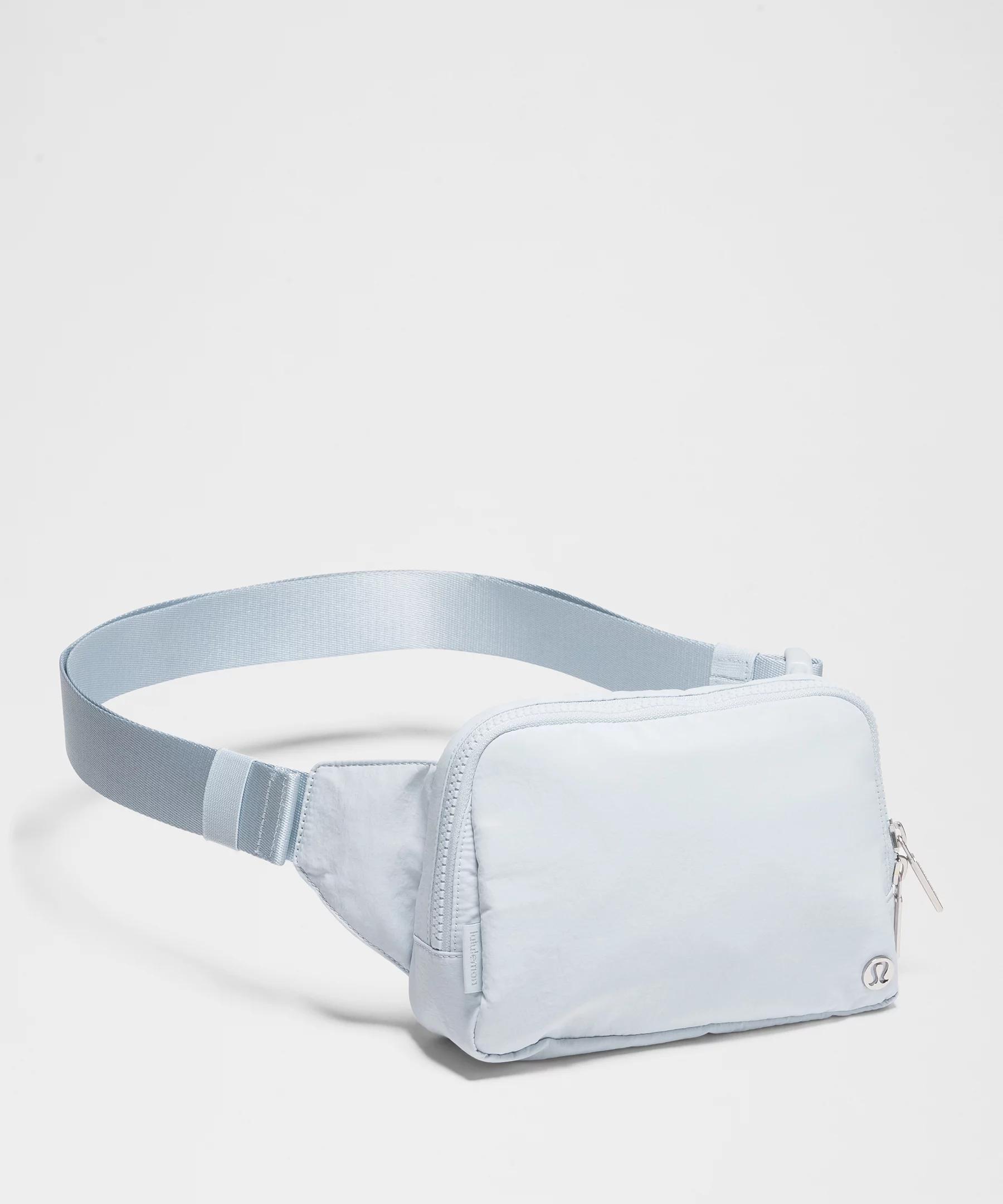 Everywhere Belt Bag Large with Long Strap 2L Product Image
