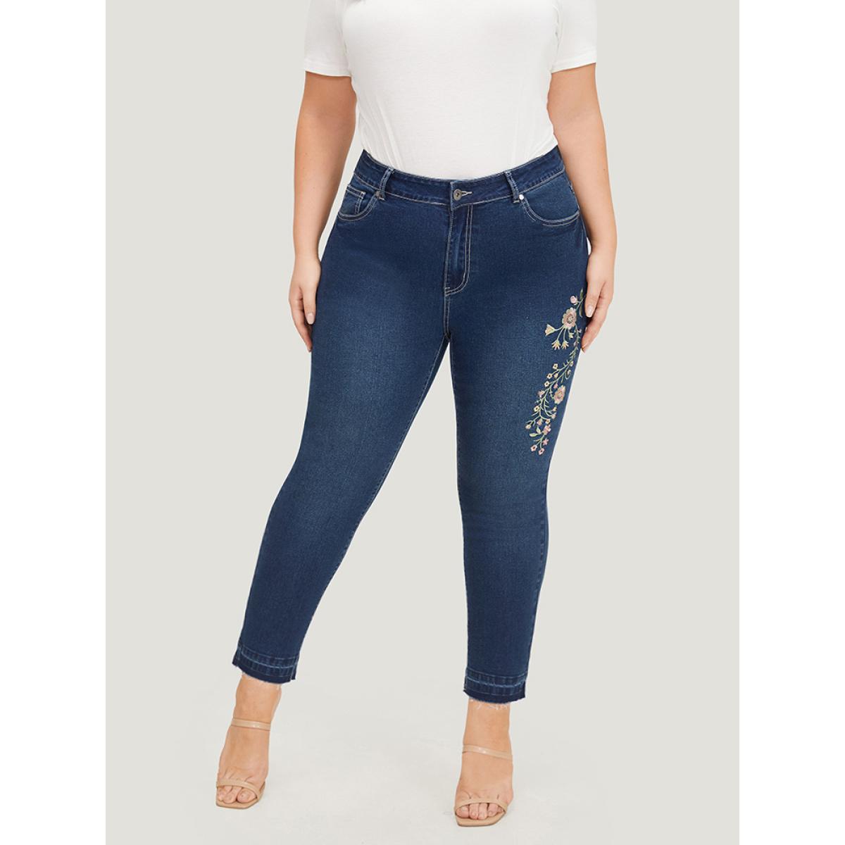Plus Size Very Stretchy Floral Embroidered Dark Wash Jeans Women Indigo Casual Plants Embroidered High stretch Pocket Jeans BloomChic 14/1X Product Image