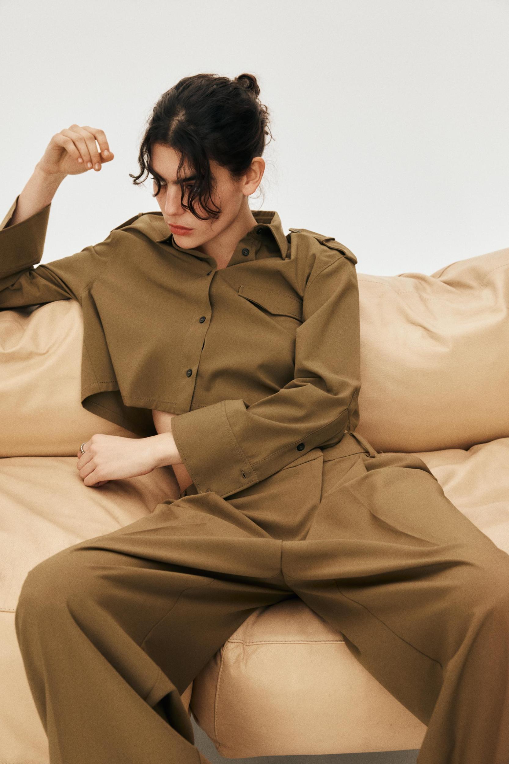 LAPEL COLLAR CROPPED SHIRT Product Image