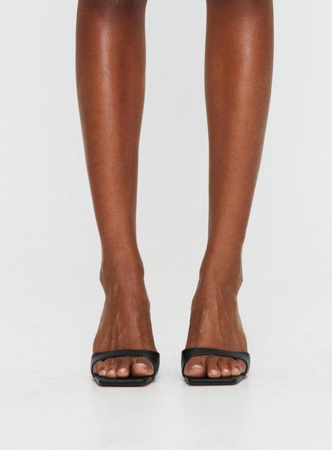 Caroline Heels Black Product Image